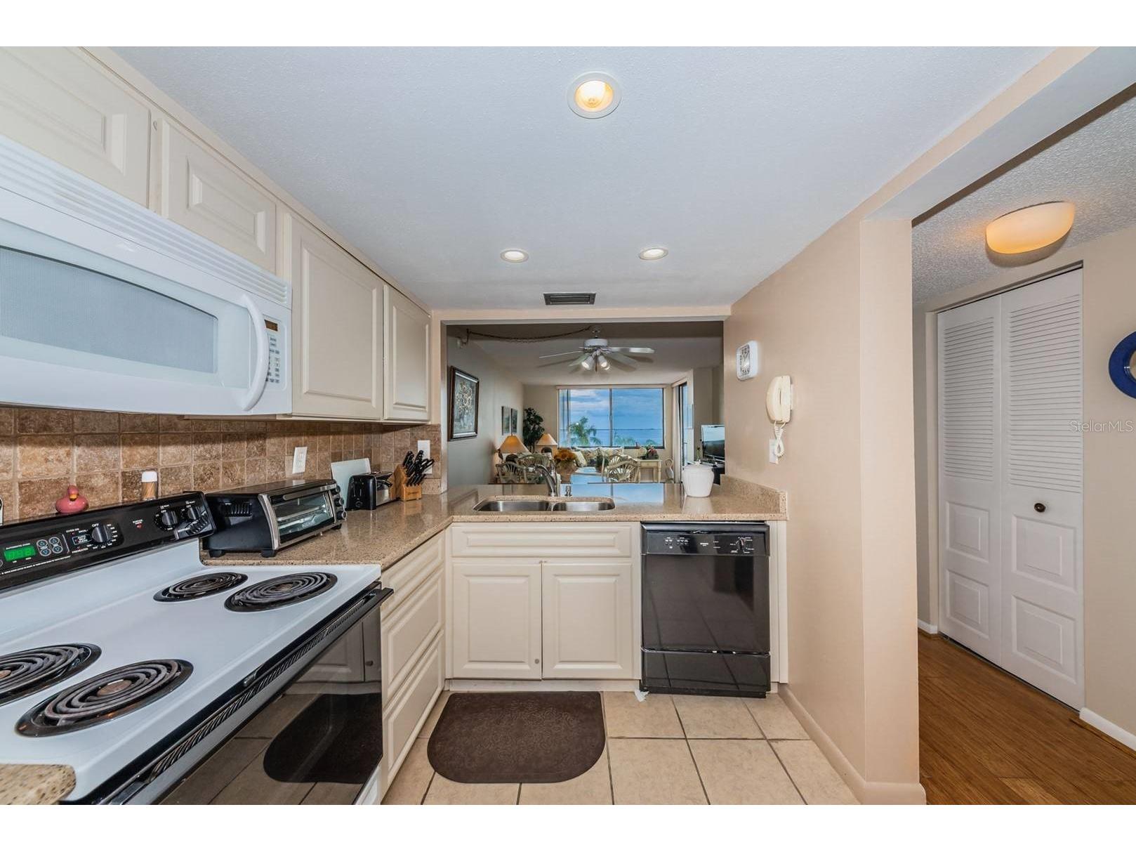 6218 Palma Del Mar Boulevard S #401 Saint Petersburg FL 33715 TB8474779 image2