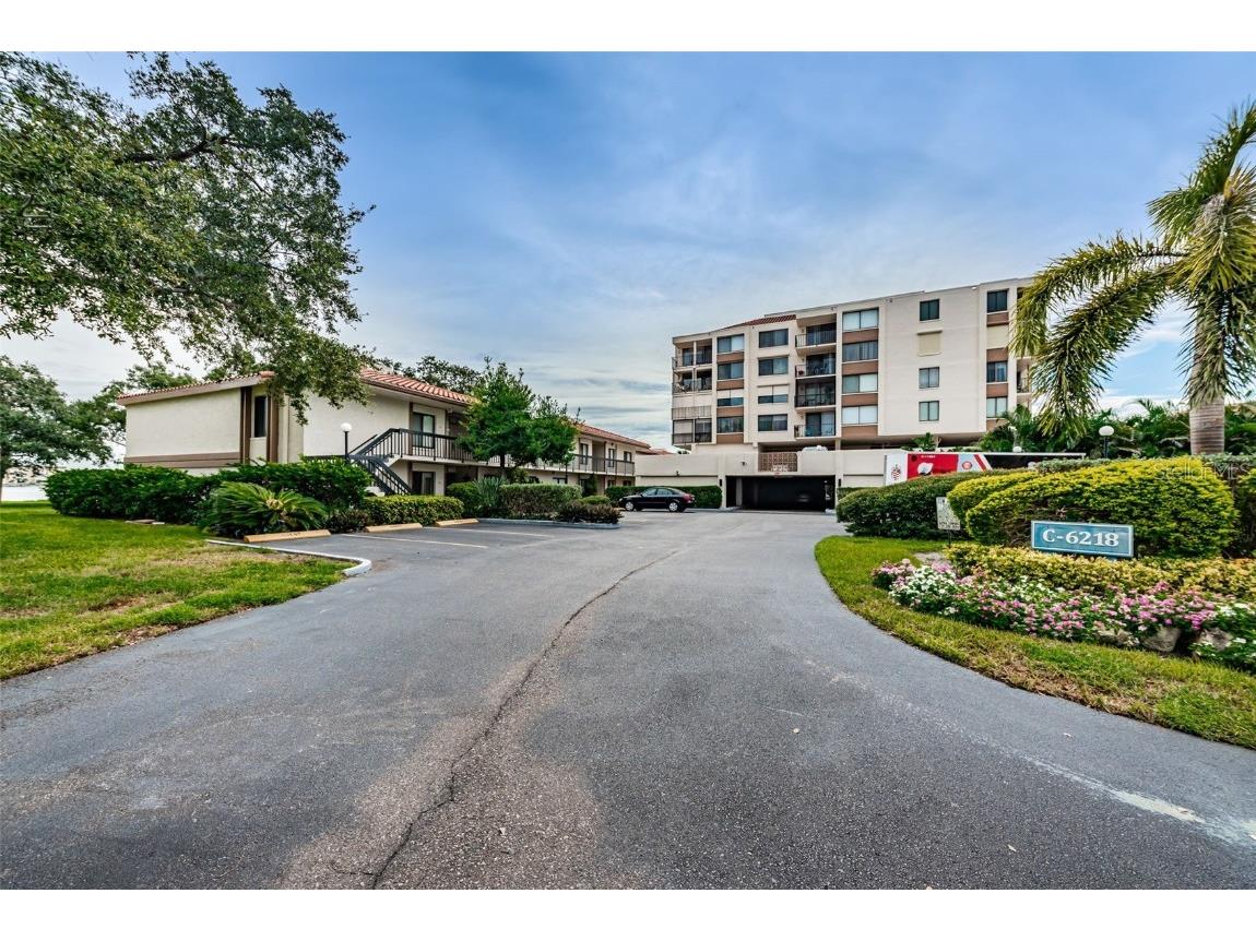 6218 Palma Del Mar Boulevard S #404 Saint Petersburg FL 33715 J967939 image1