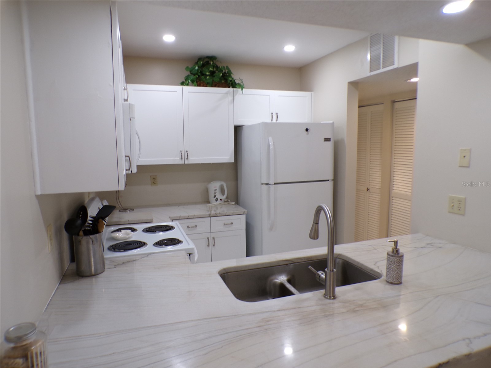 622 Bird Bay Drive S #203 Venice FL 34285 N6144151 image6