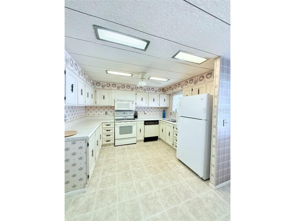 622 Elizabeth Lane Lakeland FL 33809 - LAKE GIBSON L4953994 image9