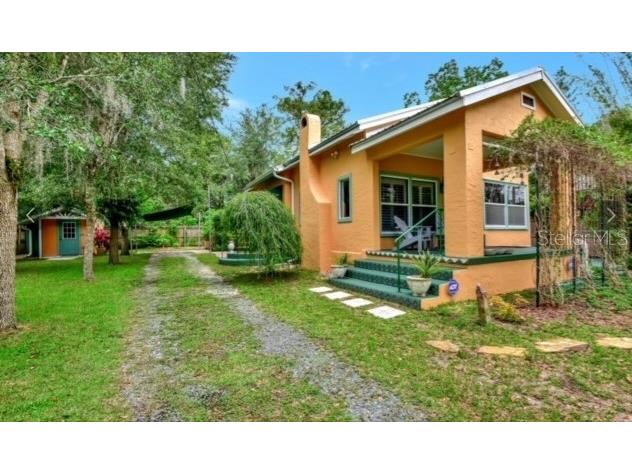 622 N Palmetto Court Deland FL 32720 V4930832 image1