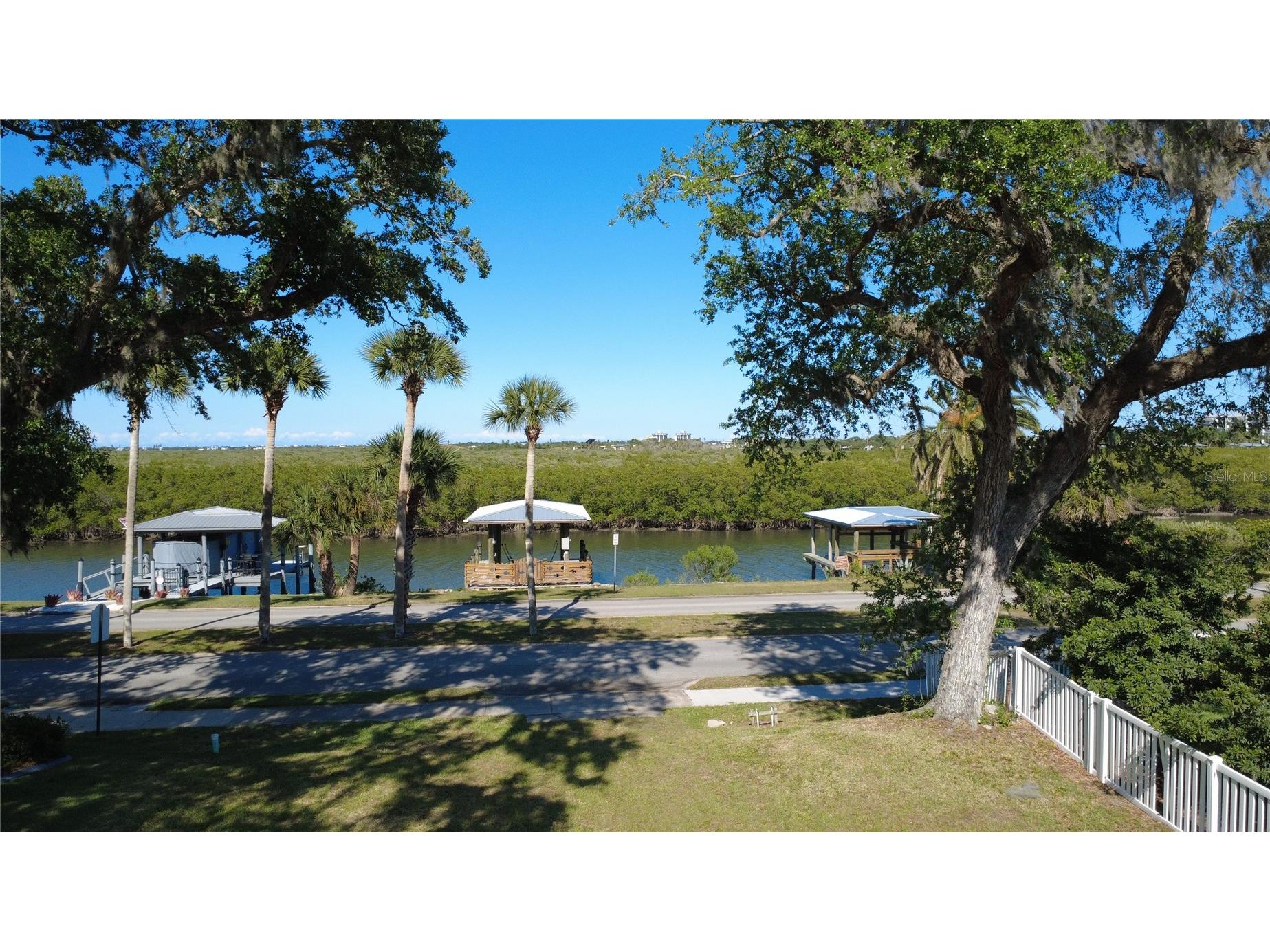 622 N Riverside Drive New Smyrna Beach FL 32168 O6420440 image5