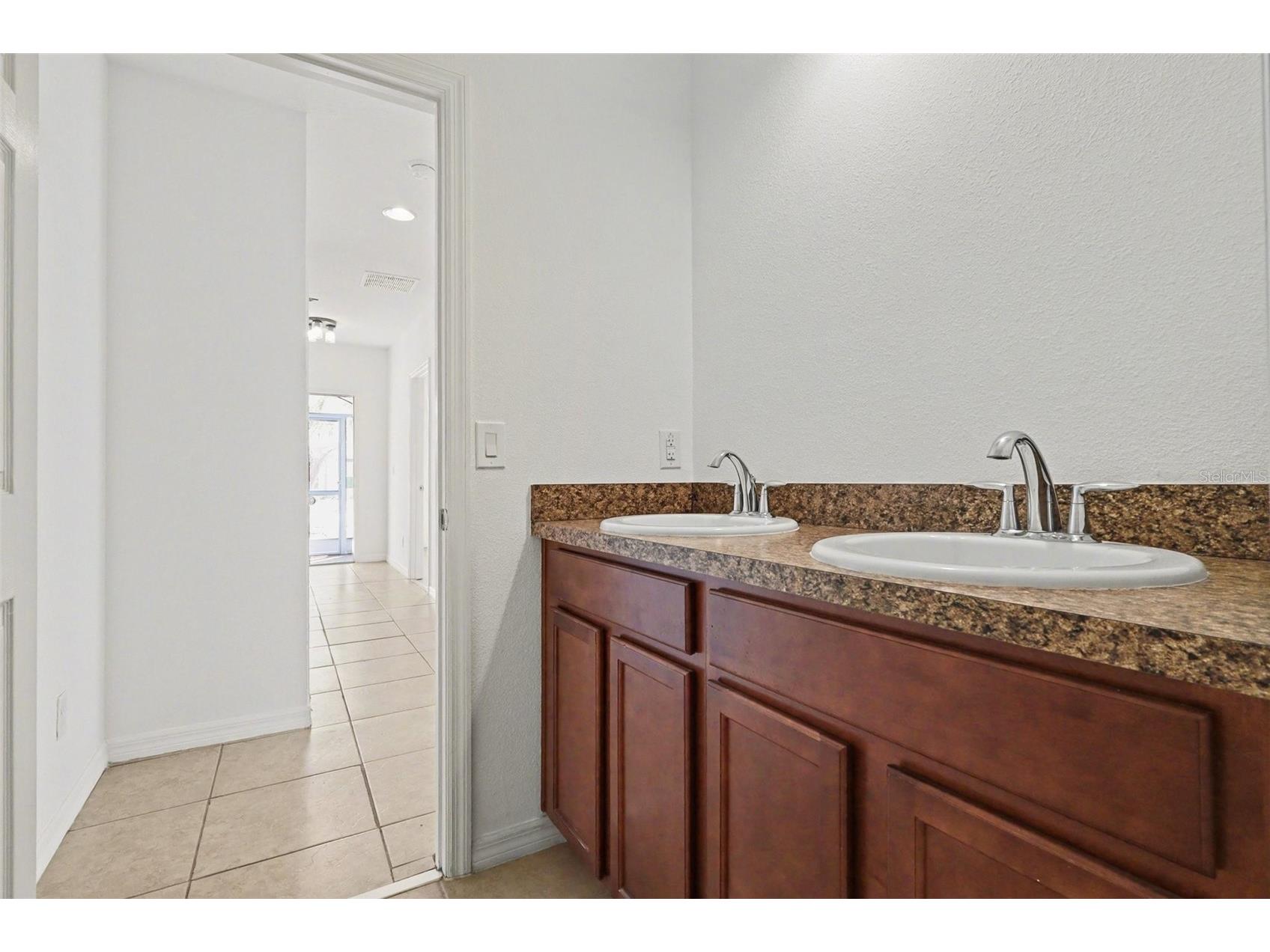 622 Samuel Davenport FL 33837 O6386684 image36
