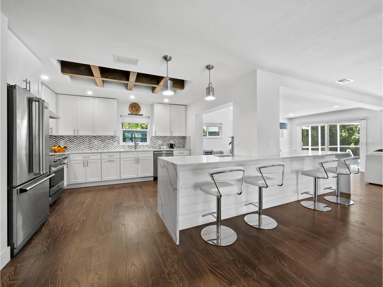 622 Tropical Circle Sarasota FL 34242 A4698398 image14