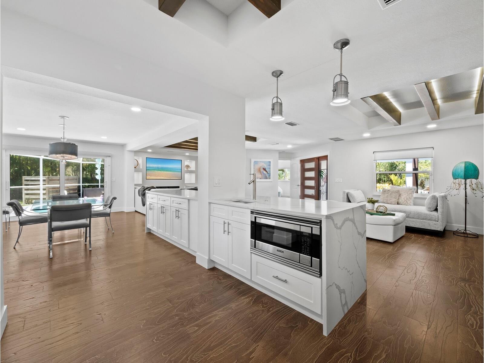 622 Tropical Circle Sarasota FL 34242 A4698398 image16
