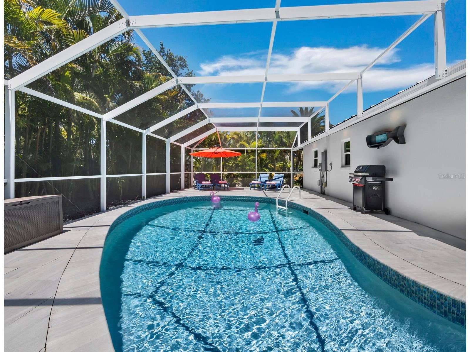 622 Tropical Circle Sarasota FL 34242 A4698398 image20