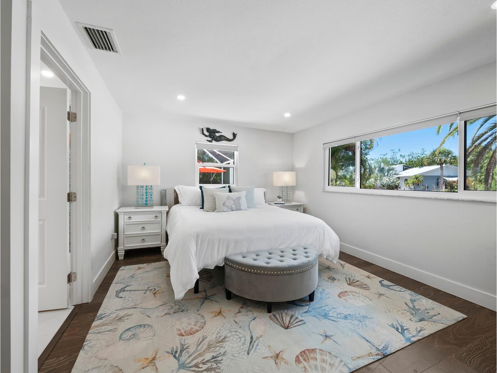 622 Tropical Circle Sarasota FL 34242 A4698398 image22