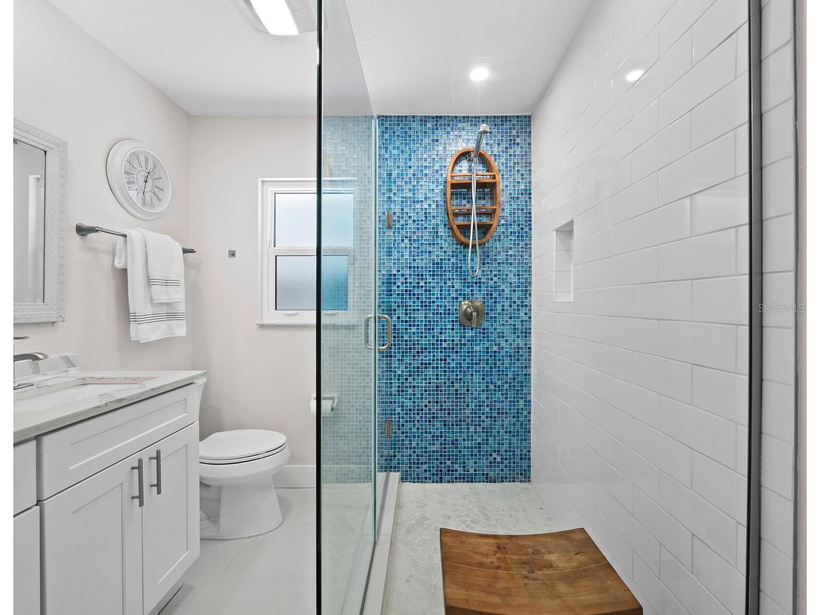 622 Tropical Circle Sarasota FL 34242 A4698398 image25