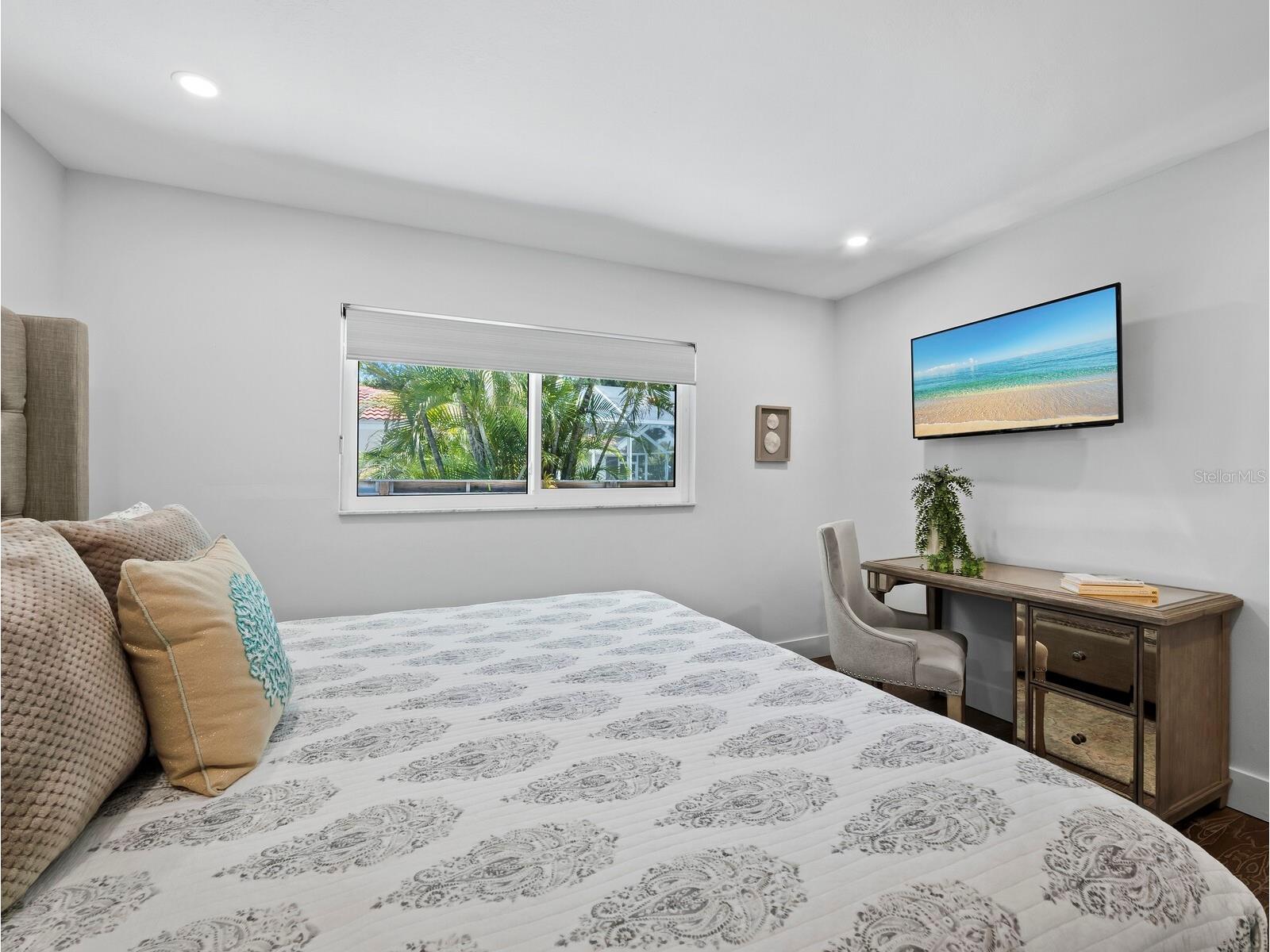 622 Tropical Circle Sarasota FL 34242 A4698398 image31