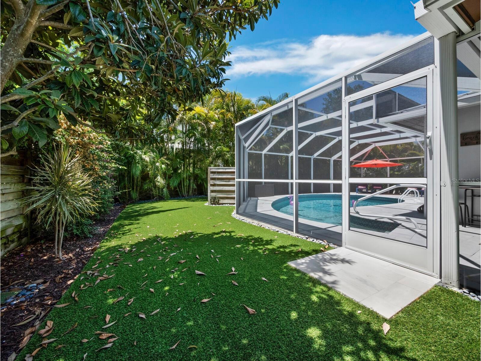 622 Tropical Circle Sarasota FL 34242 A4698398 image34