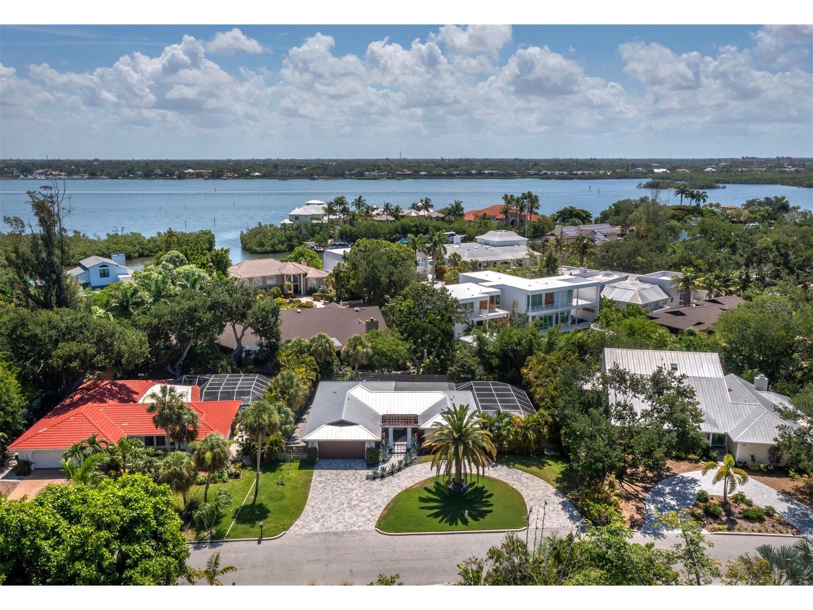 622 Tropical Circle Sarasota FL 34242 A4698398 image35