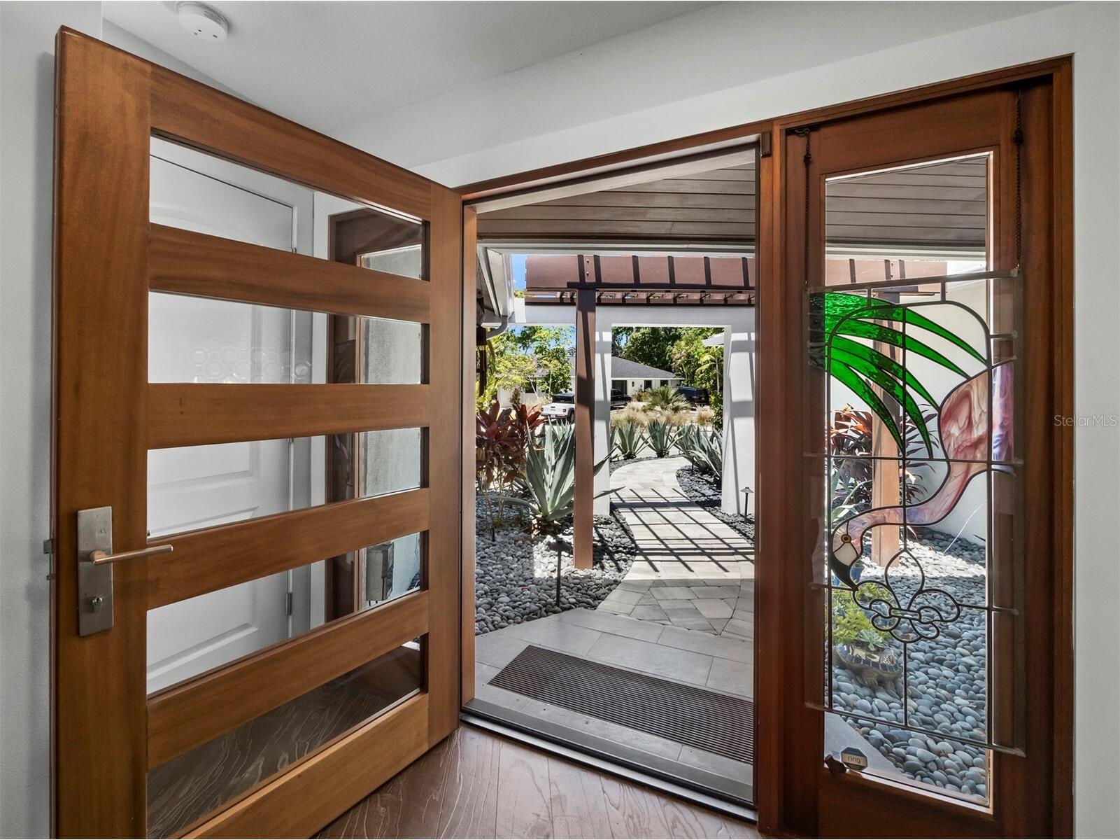 622 Tropical Circle Sarasota FL 34242 A4698398 image6