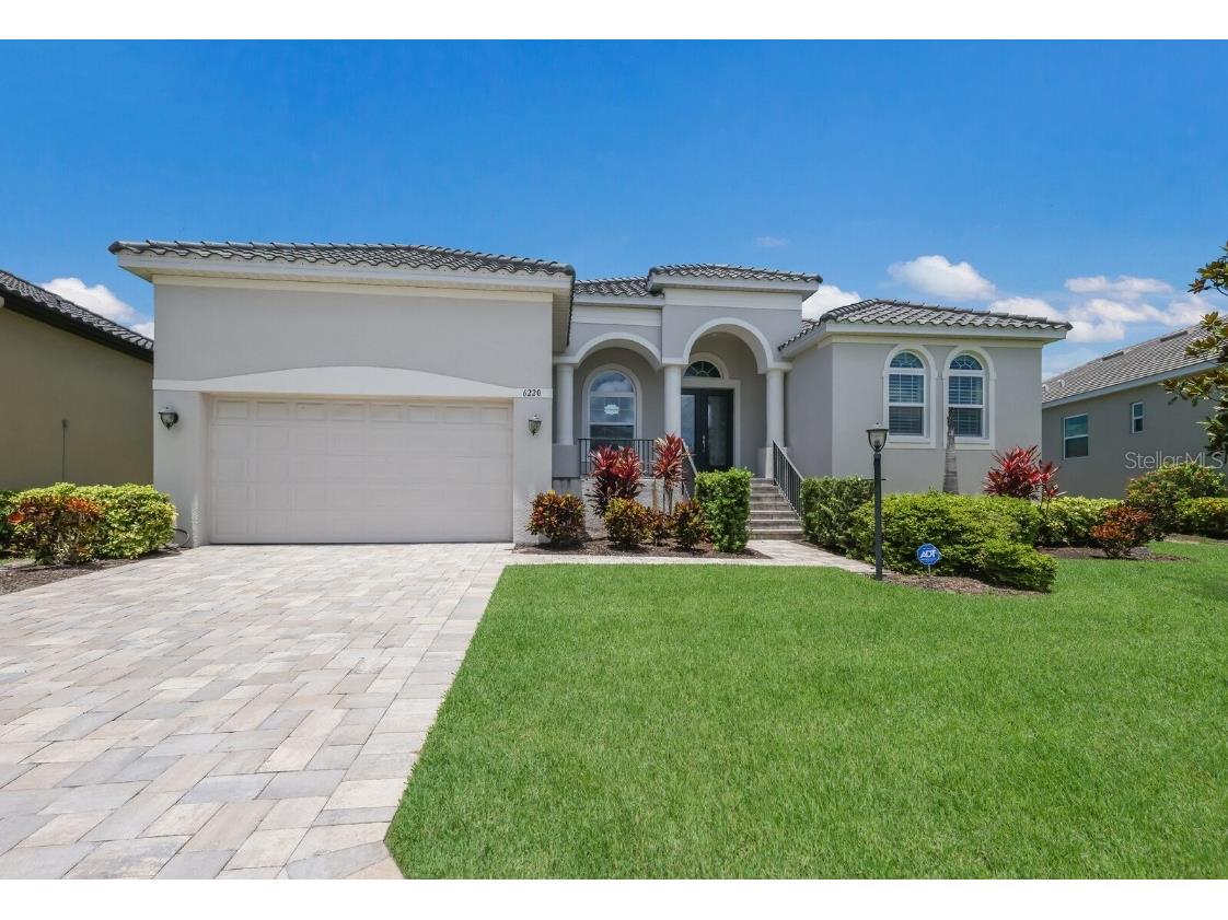 6220 Signature Pointe Lane Bradenton FL 34210 A4573236 image1