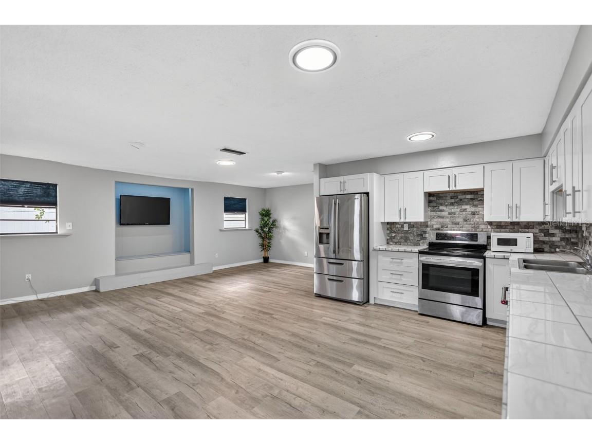 6220 W Thorpe Street Tampa FL 33611 TB8437369 image12