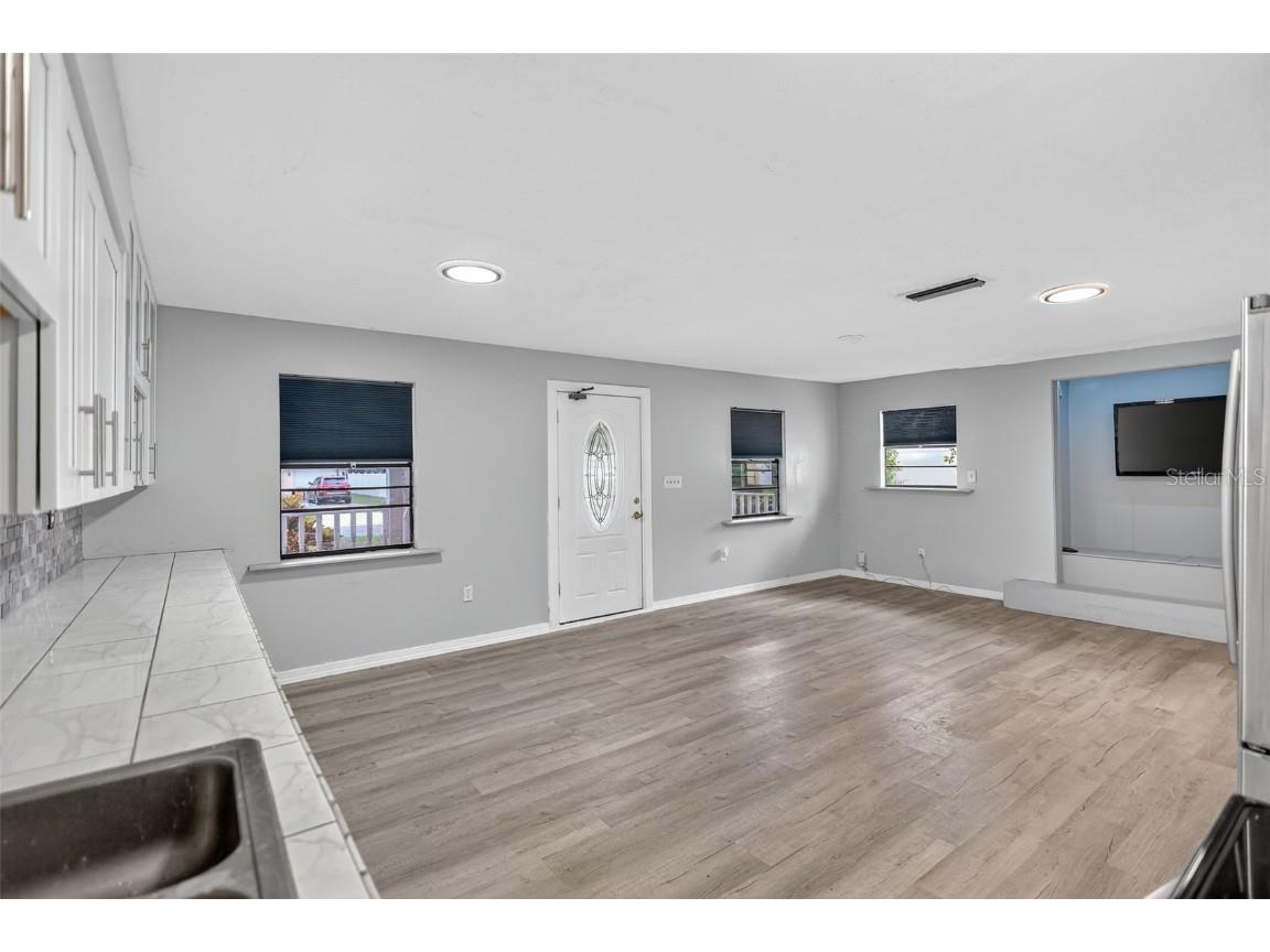 6220 W Thorpe Street Tampa FL 33611 TB8437369 image14