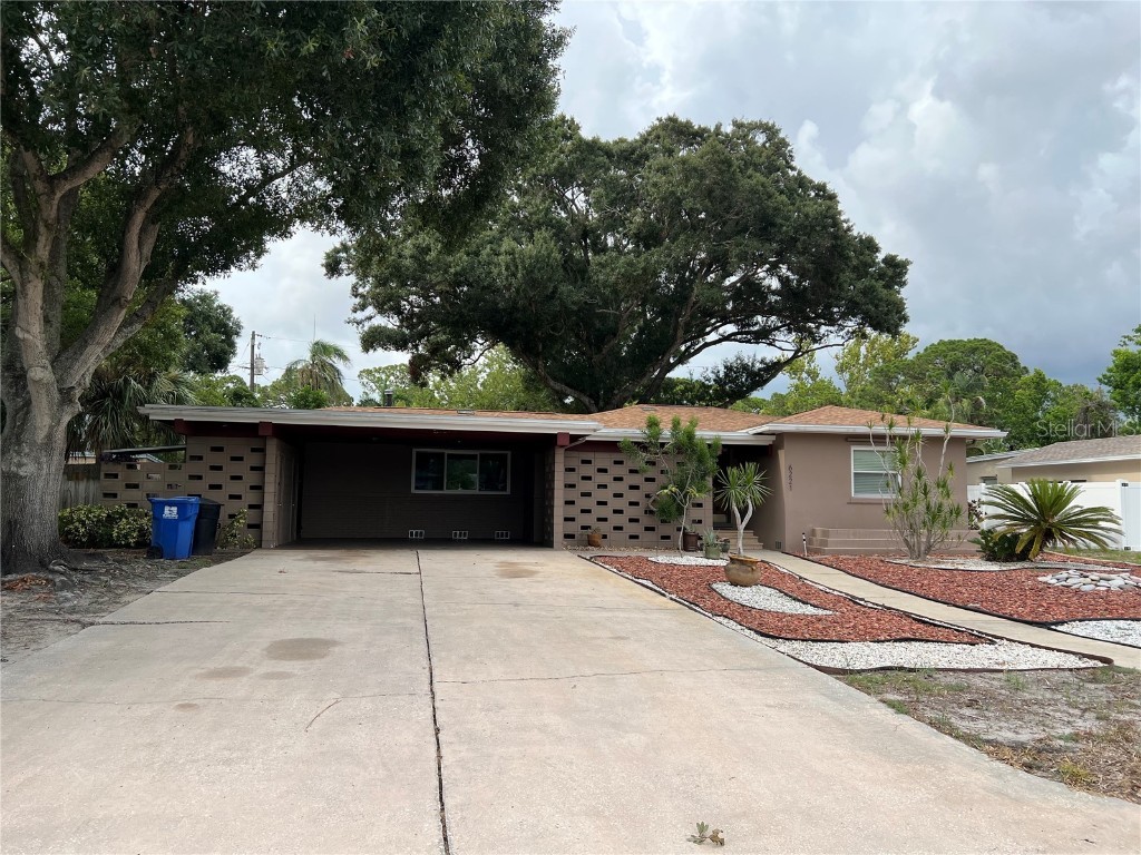 6221 6th Avenue N Saint Petersburg FL 33710 J963989 image1