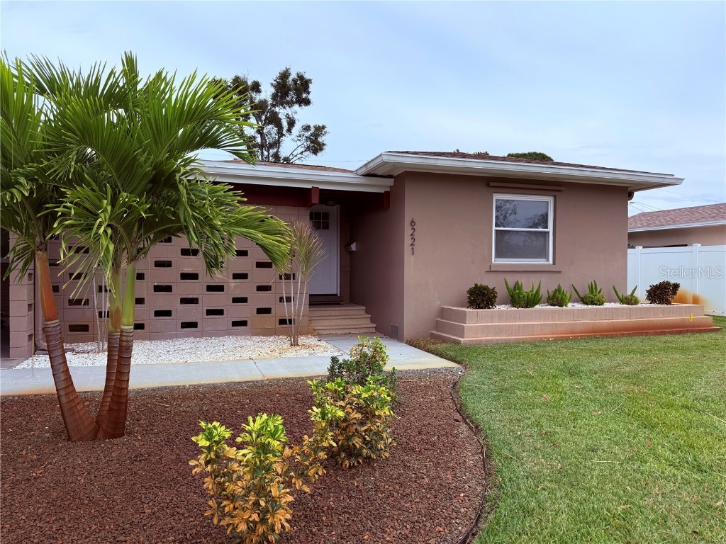 6221 6th Avenue N Saint Petersburg FL 33710 TB8445639 image2