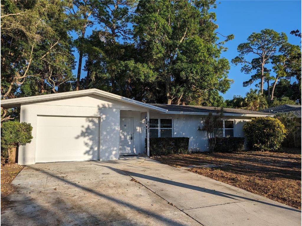 6221 Carlton Avenue Sarasota FL 34231 A4580823 image1