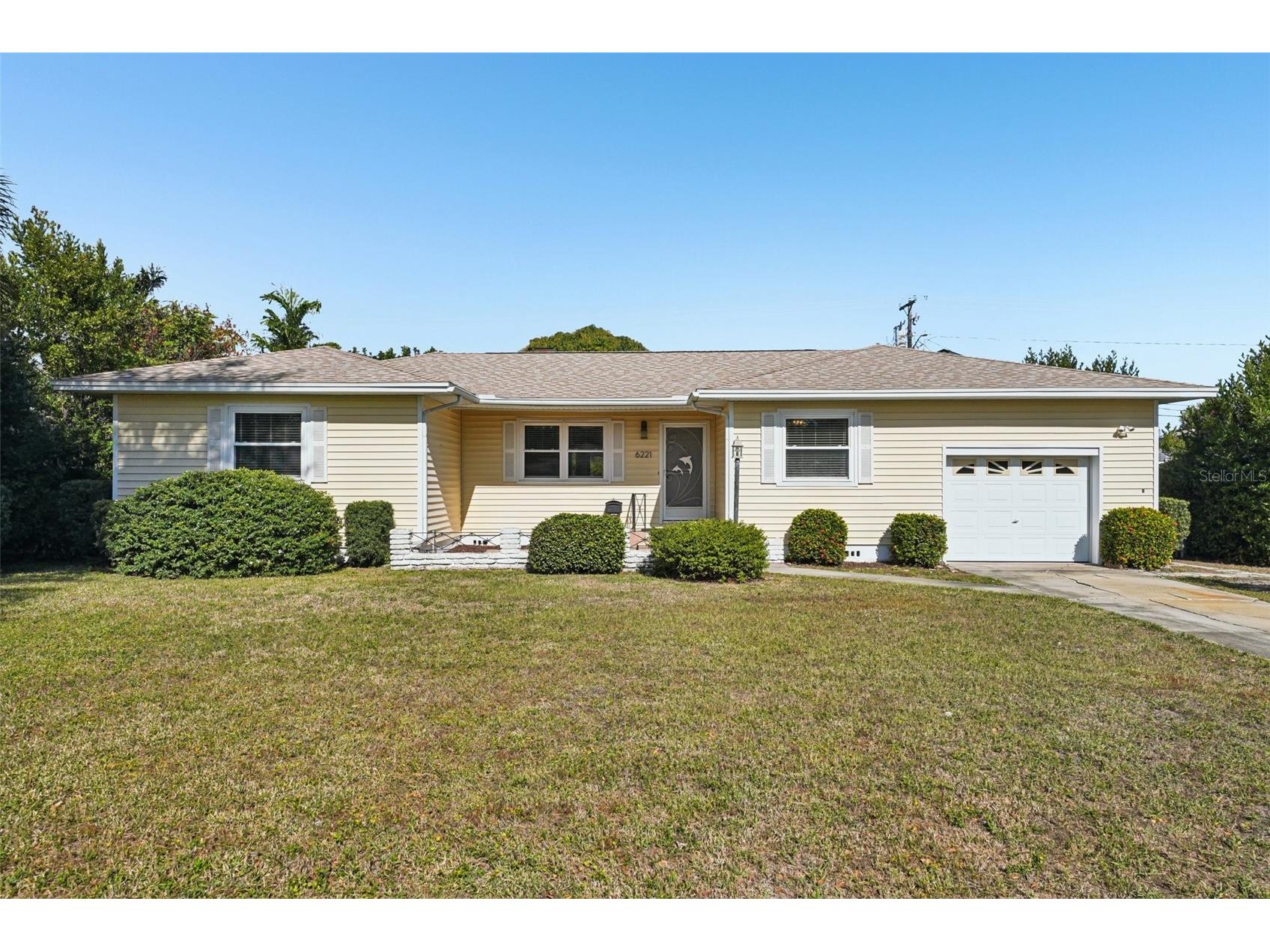 6221 Dartmouth Avenue N Saint Petersburg FL 33710 TB8456480 image1
