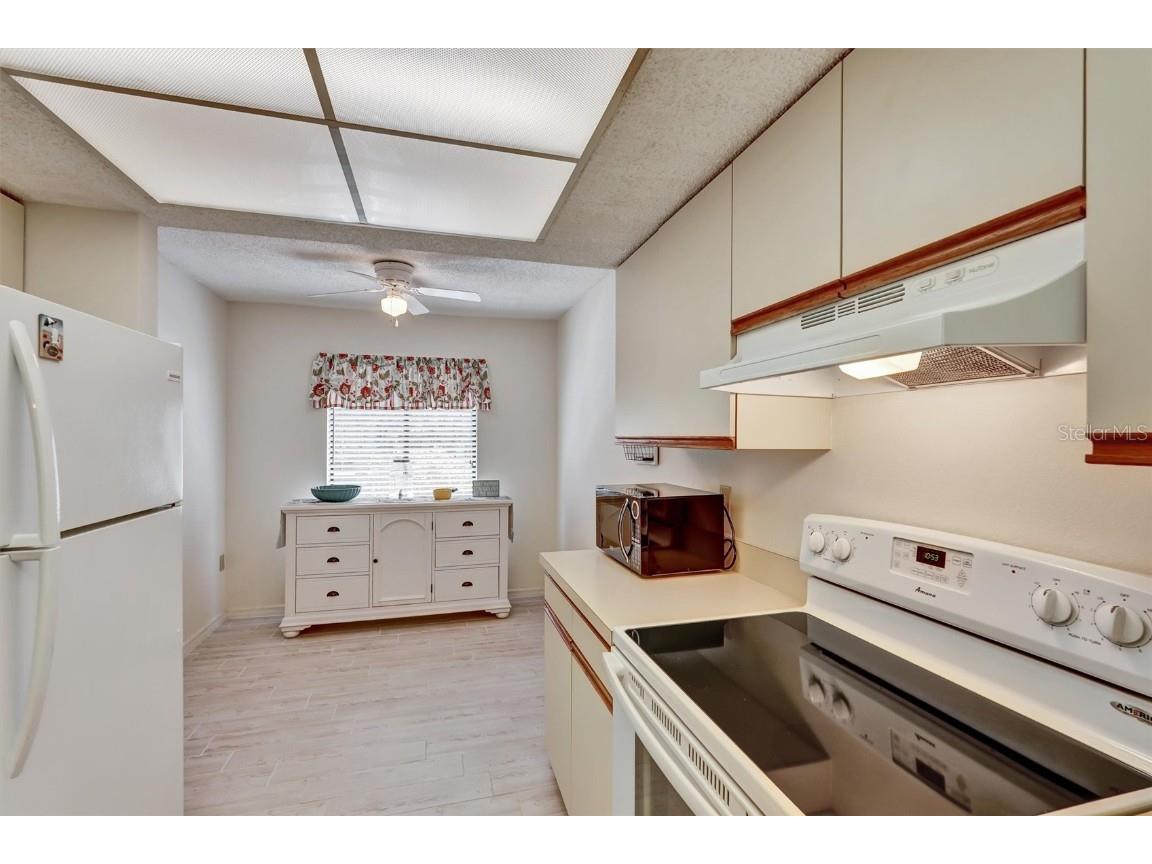 6221 Timber Lake Drive #C10 Sarasota FL 34243 A4665807 image11