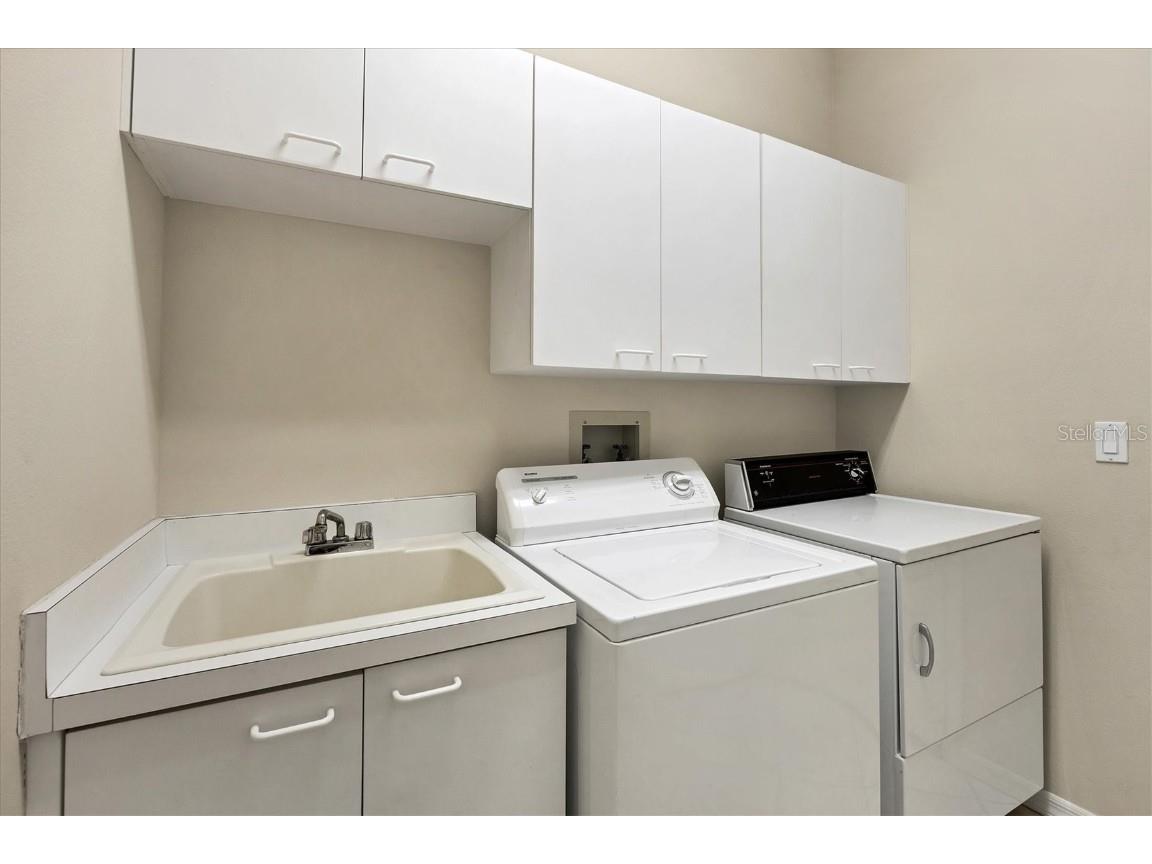 6222 Country Club Way Sarasota FL 34243 A4653102 image25