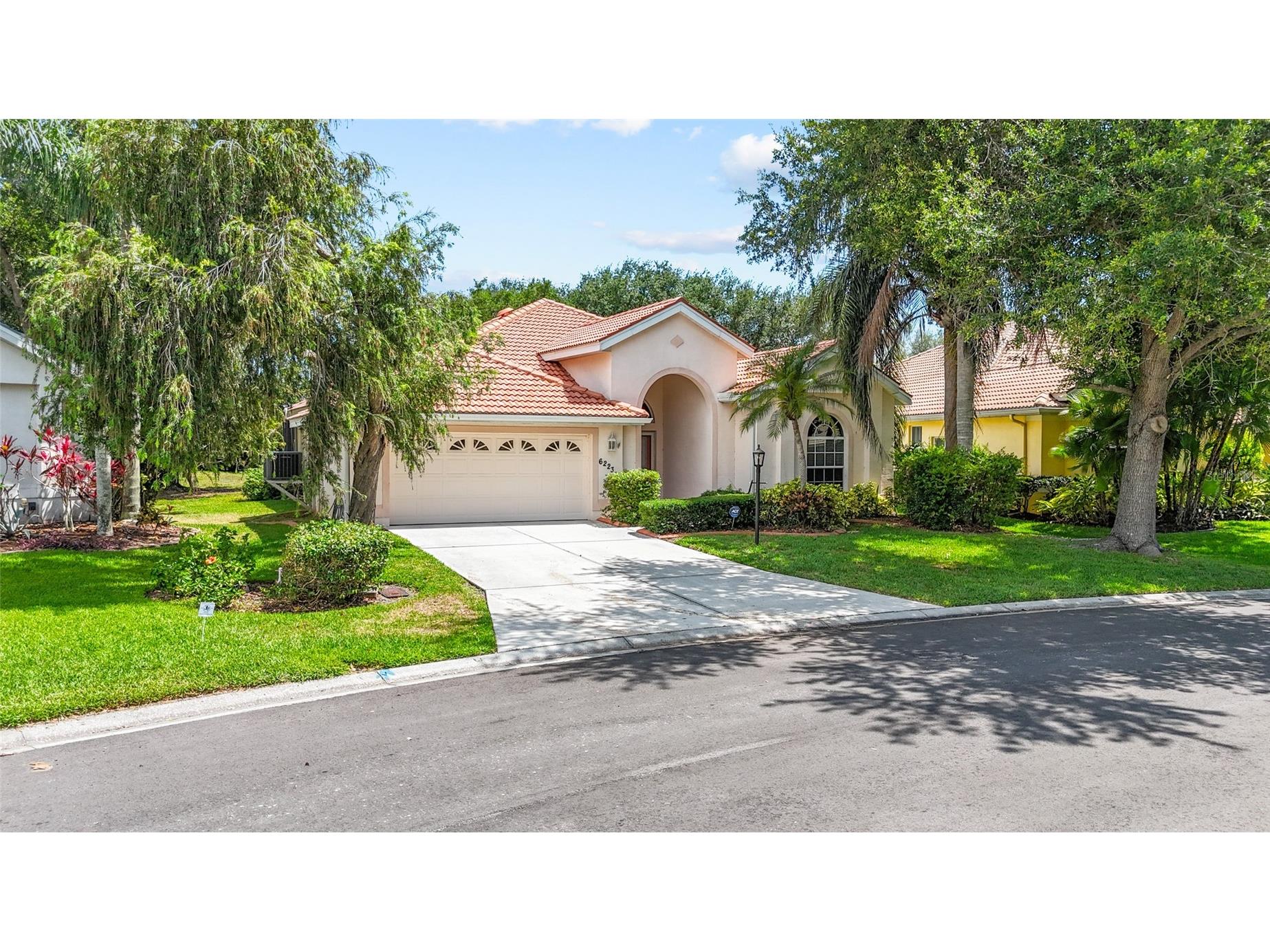 6223 Donnington Court Sarasota FL 34238 A4694589 image2