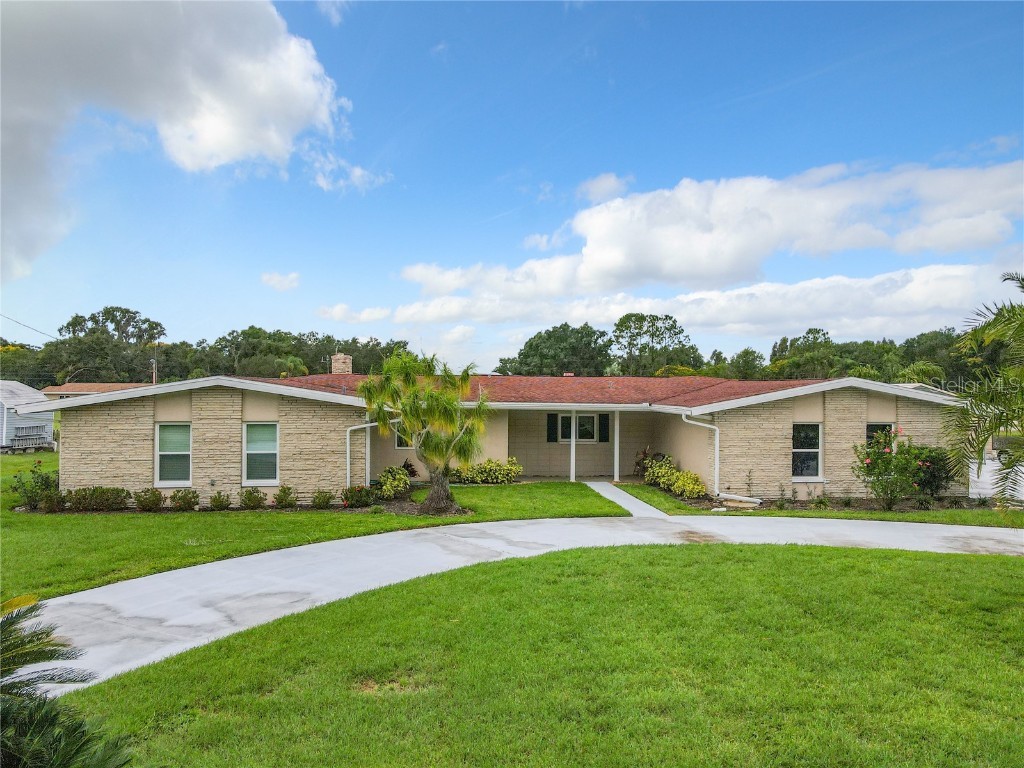 6224 Lantana Dr Indian Lake Estates FL 33855 - LAKE WALK-IN-WATER P4932508 image1
