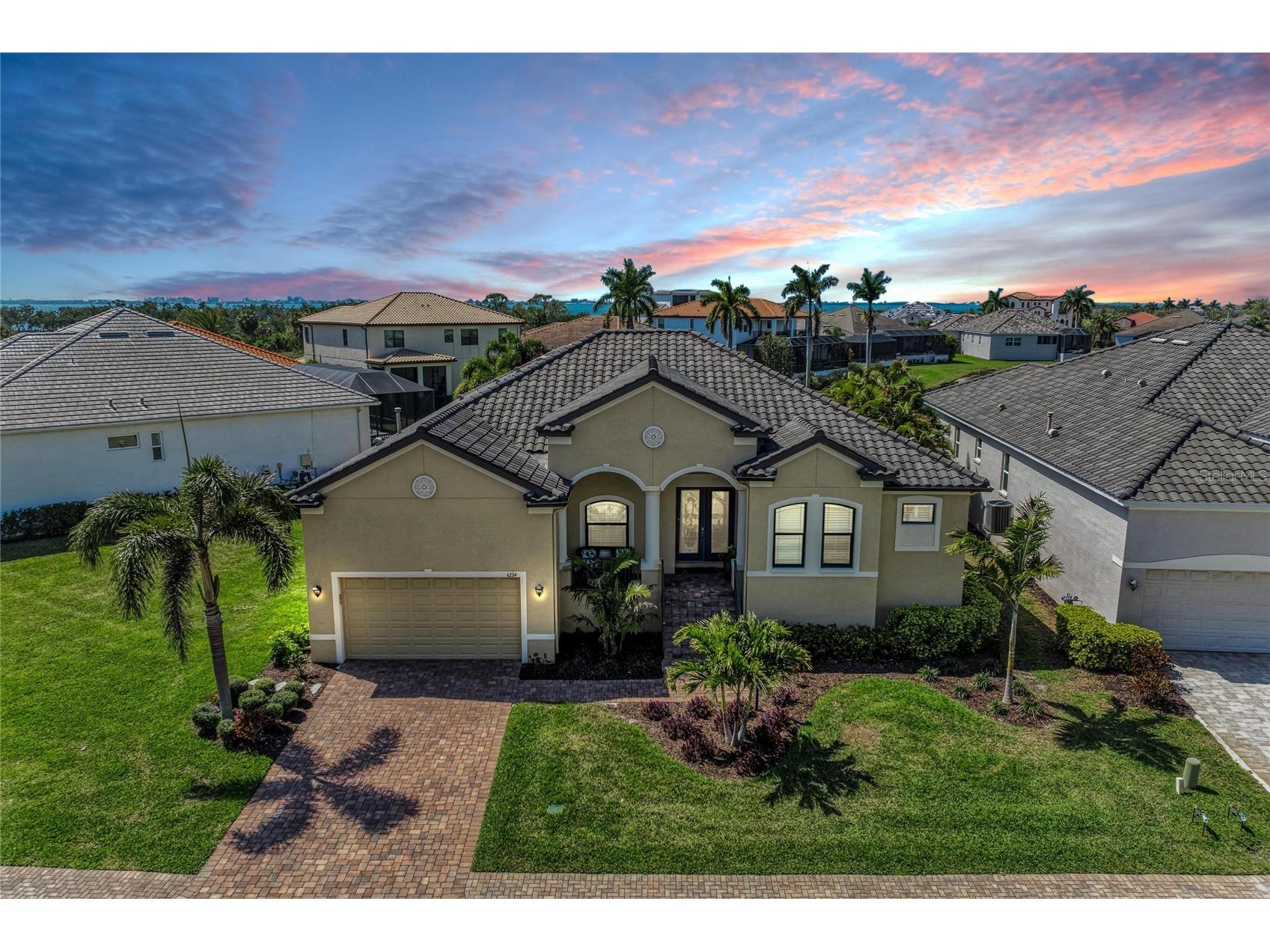 6224 Signature Pointe Lane Bradenton FL 34210 A4685896 image1