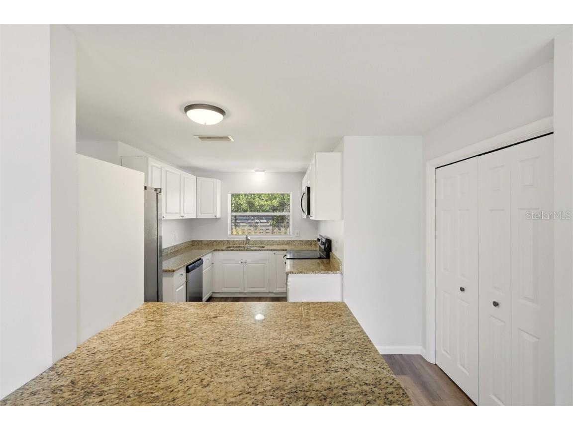 6226 Camphor Avenue Sarasota FL 34231 A4677154 image9