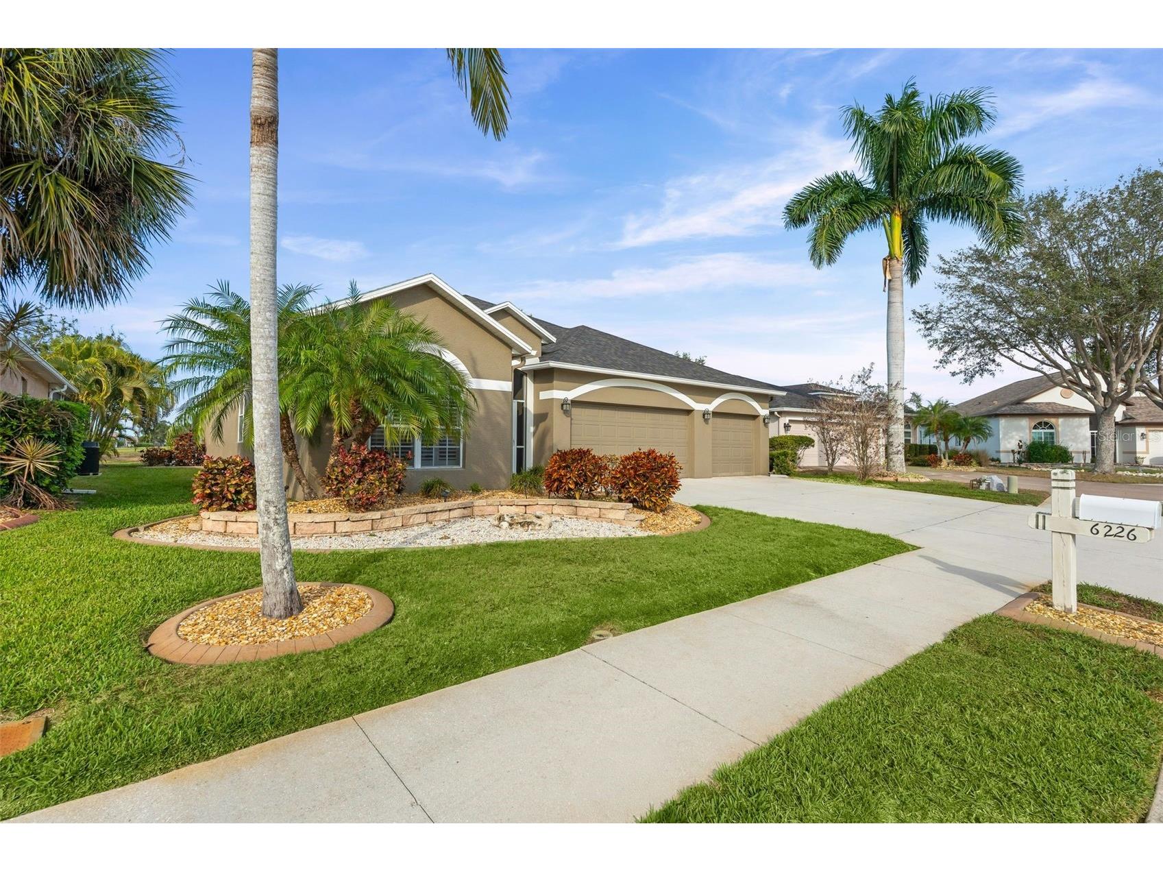 6226 Ikes Cabin Court Palmetto FL 34221 A4679862 image1