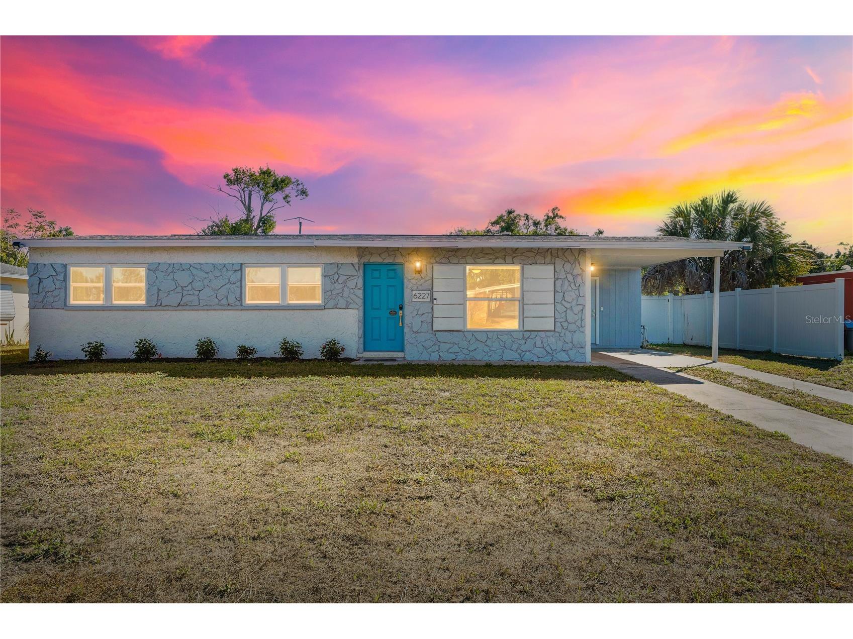 6227 Columbia Drive Bradenton FL 34207 - BAYSHORE CANAL A4677660 image1