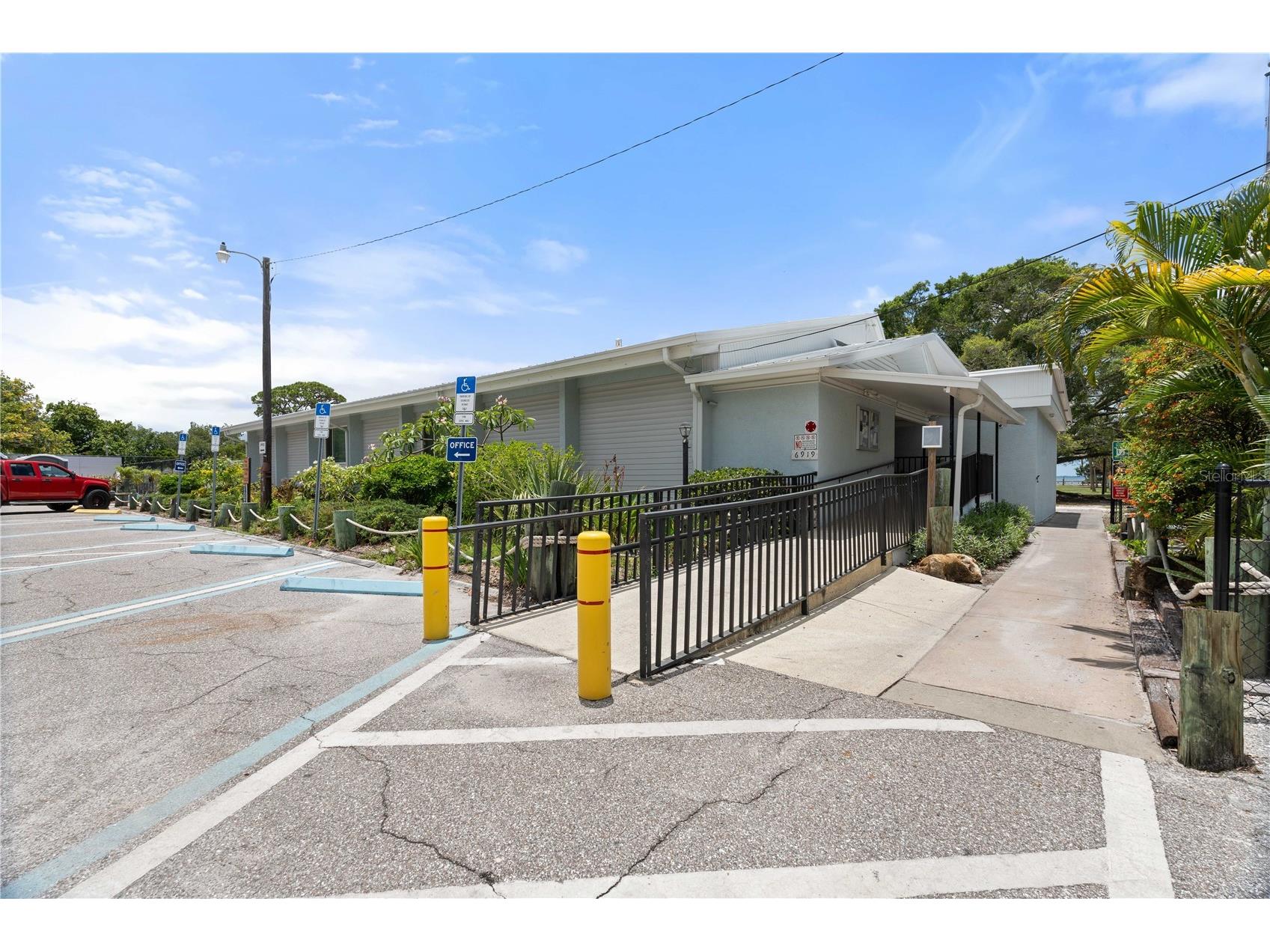 6227 Columbia Drive Bradenton FL 34207 - BAYSHORE CANAL A4677660 image45