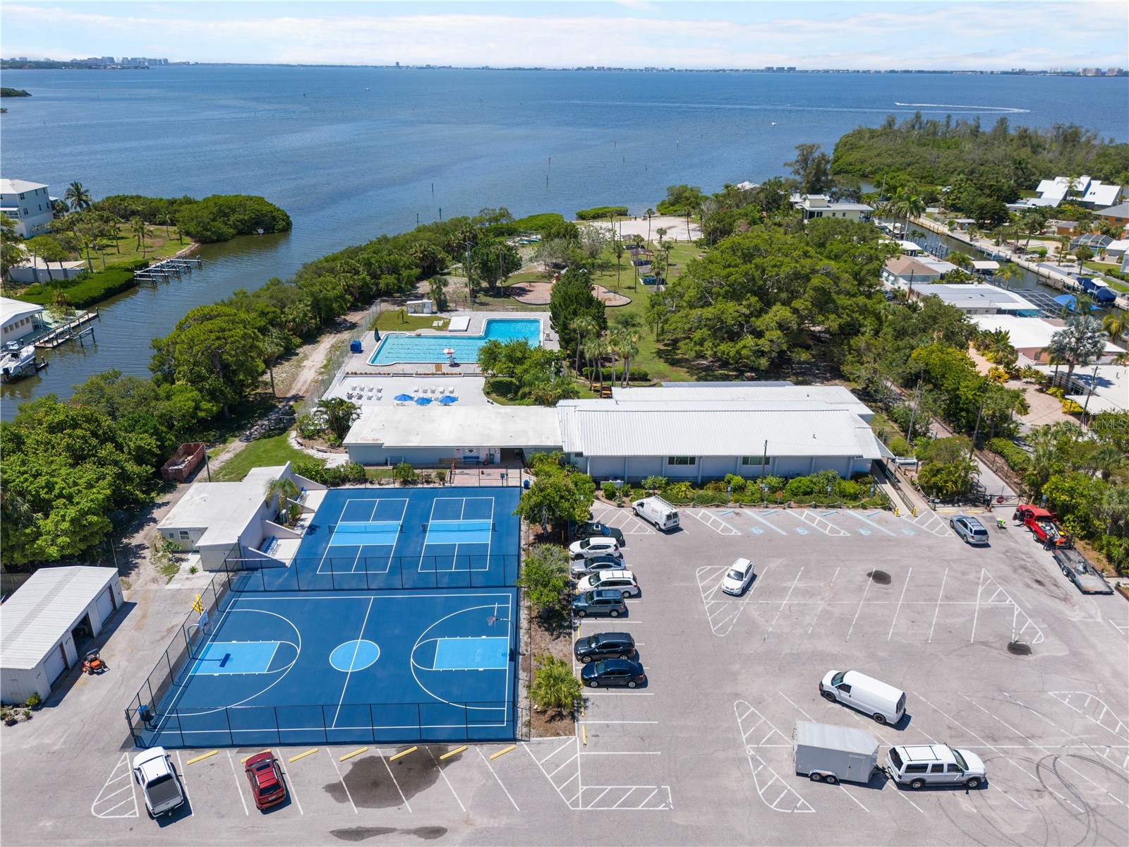6227 Columbia Drive Bradenton FL 34207 - BAYSHORE CANAL A4677660 image46