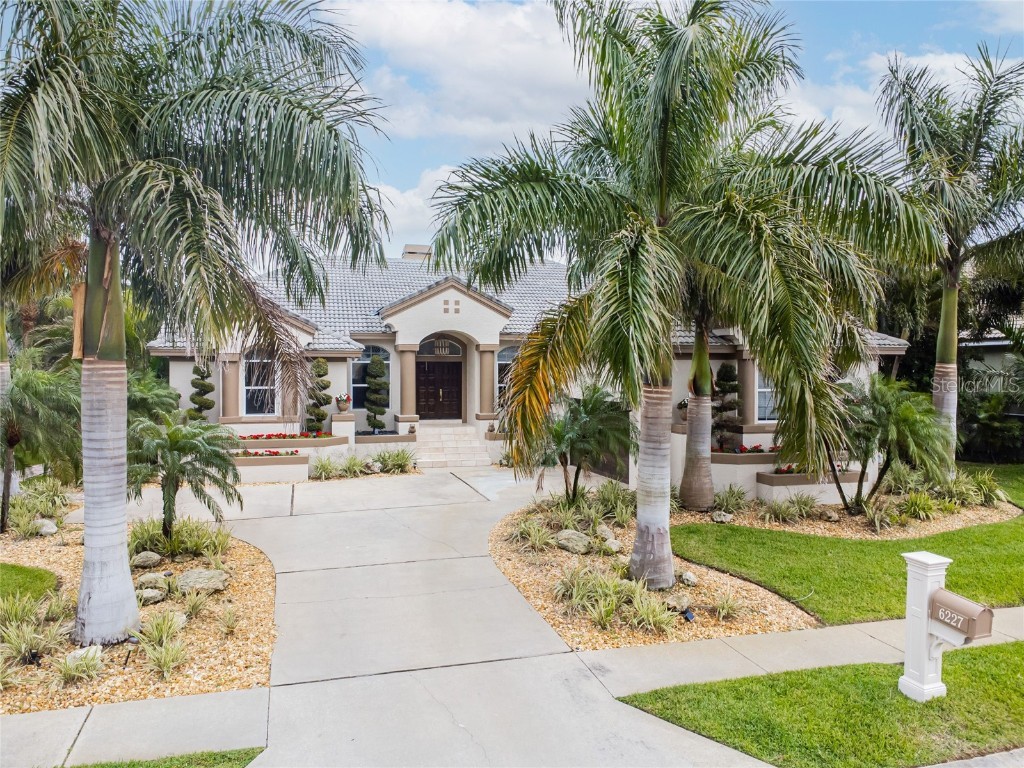 6227 Pasadena Point Boulevard S Gulfport FL 33707 U8151403 image1