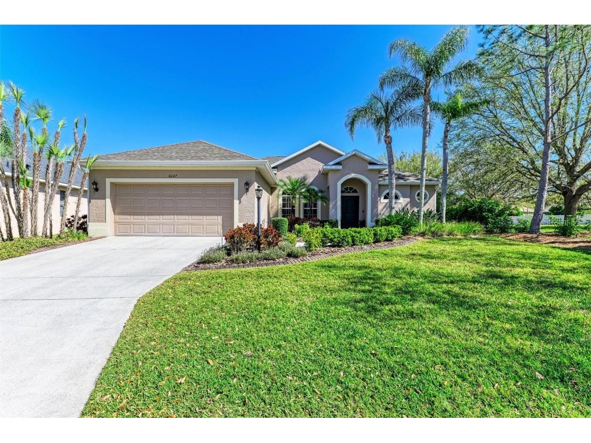 6227 Pine Siskin Glen Lakewood Ranch FL 34202 A4601146 image1