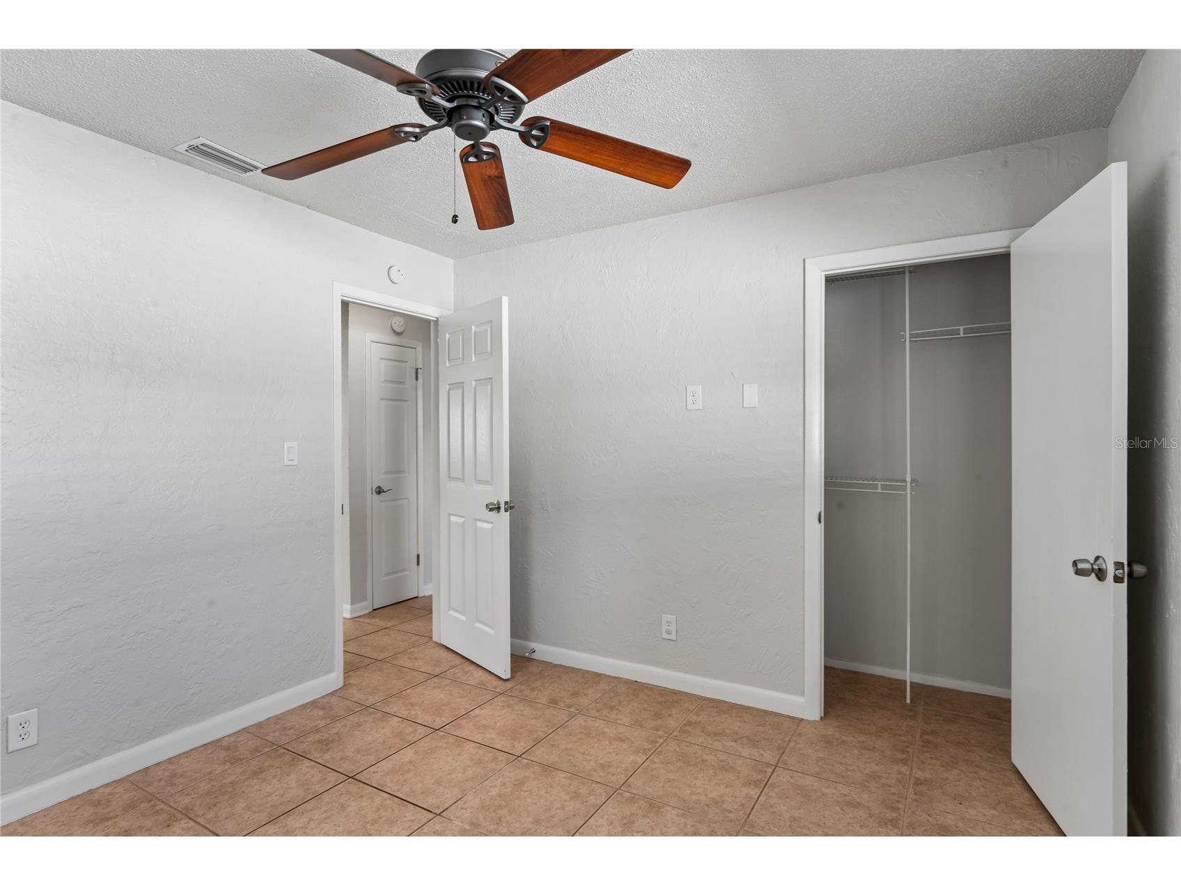 6229 50th Avenue N Saint Petersburg FL 33709 TB8525096 image16