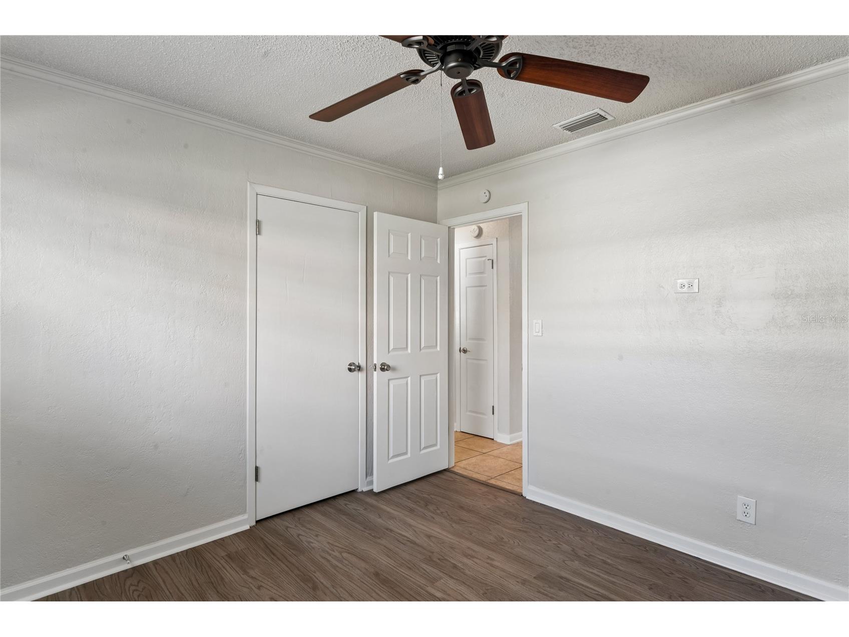 6229 50th Avenue N Saint Petersburg FL 33709 TB8525096 image18