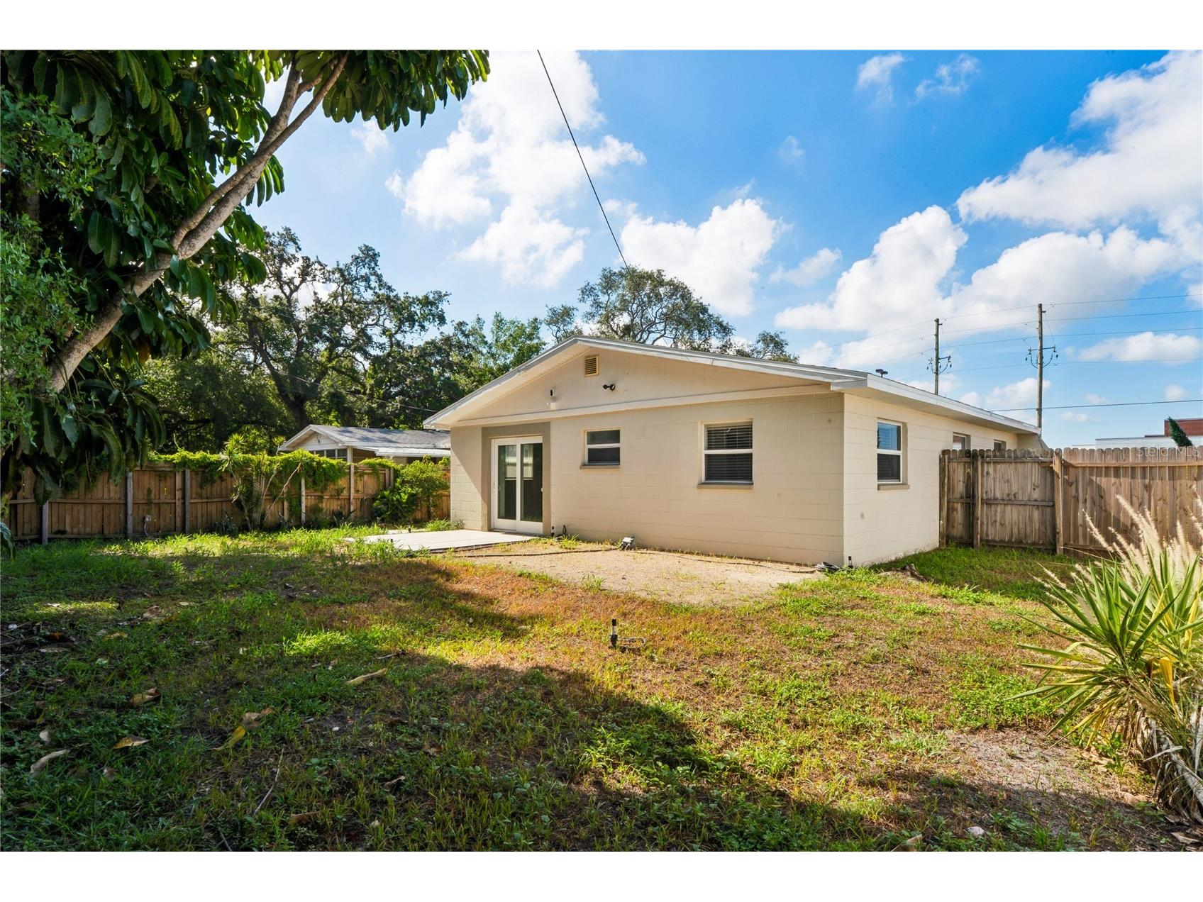 6229 50th Avenue N Saint Petersburg FL 33709 TB8525096 image20