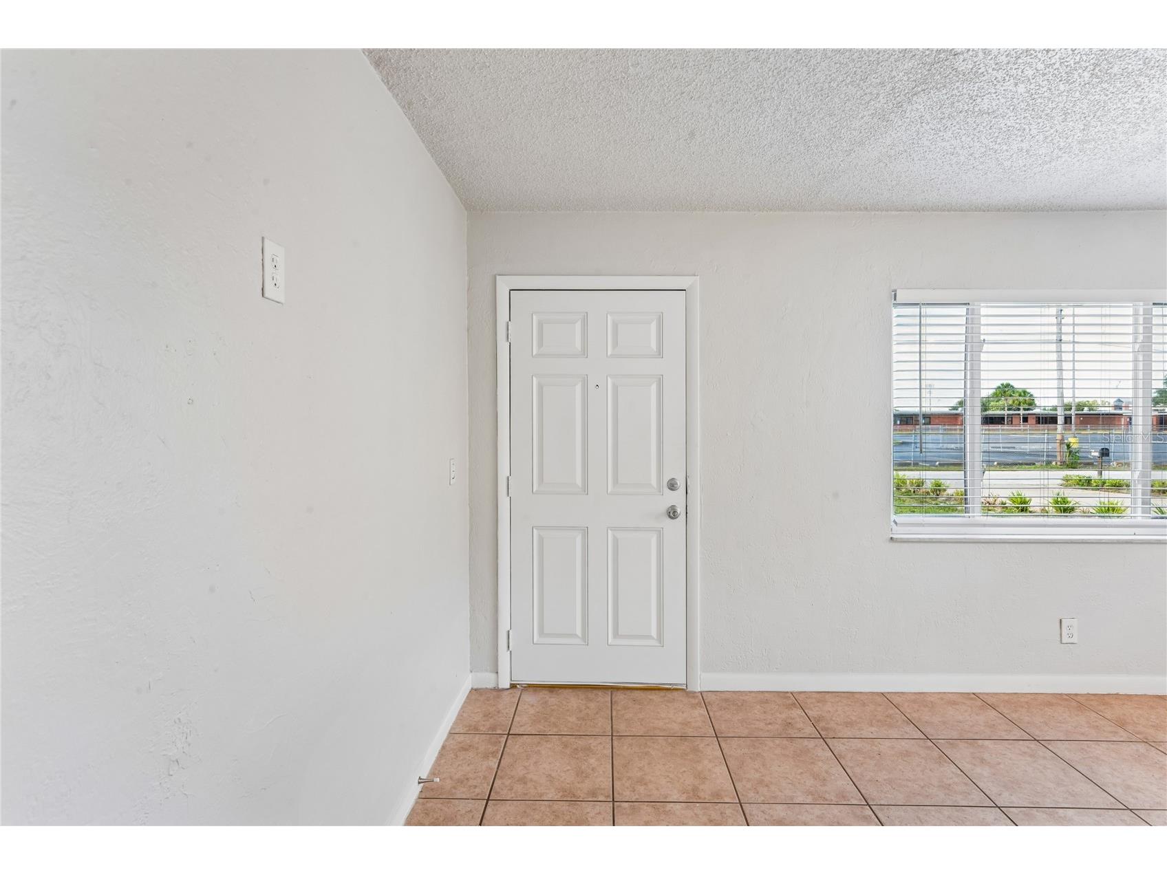 6229 50th Avenue N Saint Petersburg FL 33709 TB8525096 image3