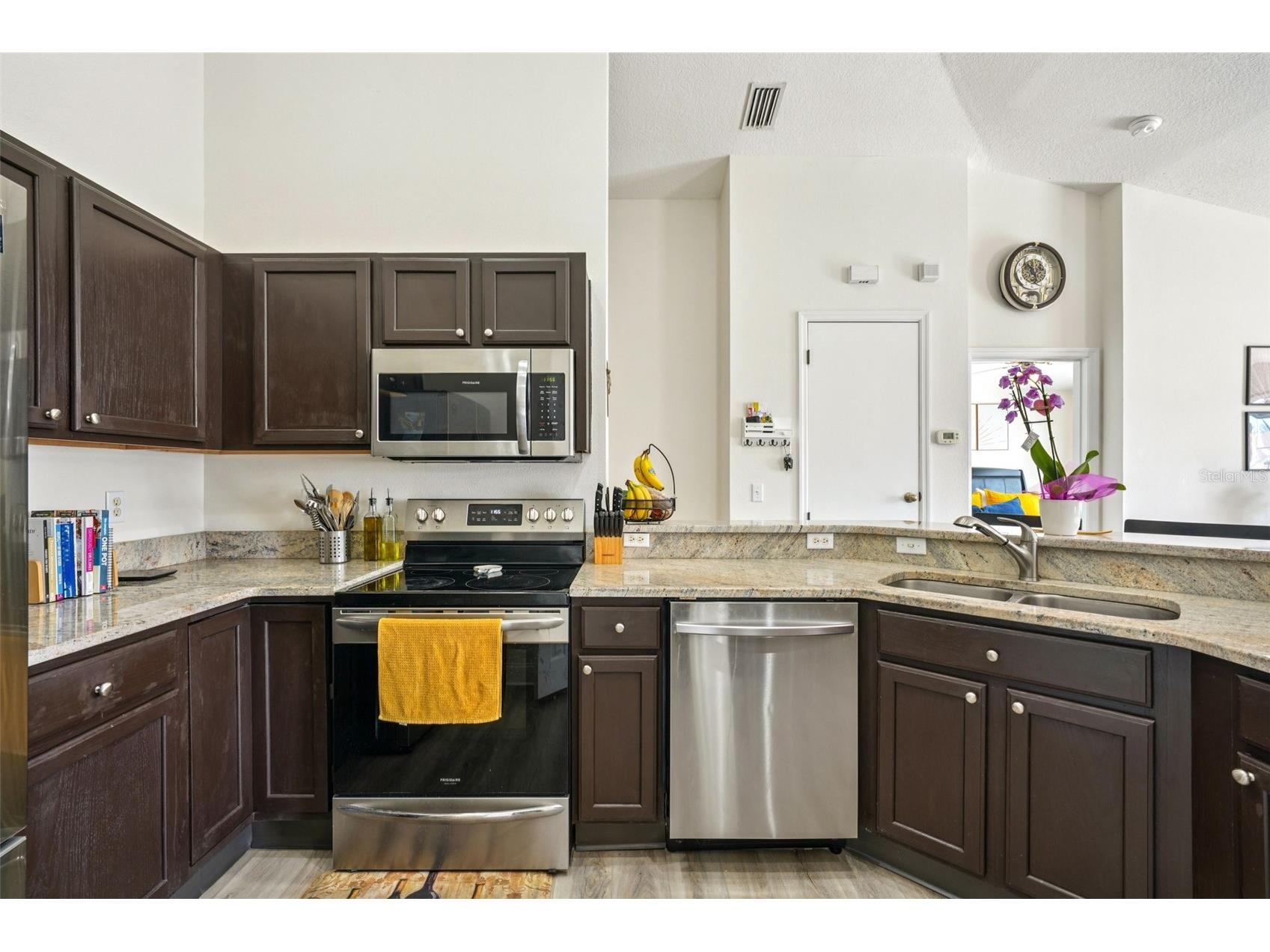 623 52nd Avenue N Saint Petersburg FL 33703 TB8484640 image18