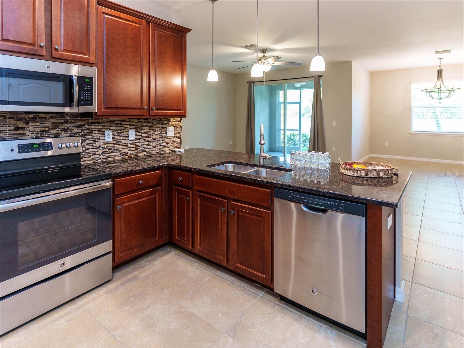 623 53rd Ave N Saint Petersburg FL 33703 TB8494071 image5