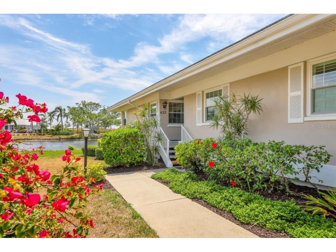 623 Estuary Drive Bradenton FL 34209 - PERICO BAY CLUB LAKE A4649834 image1