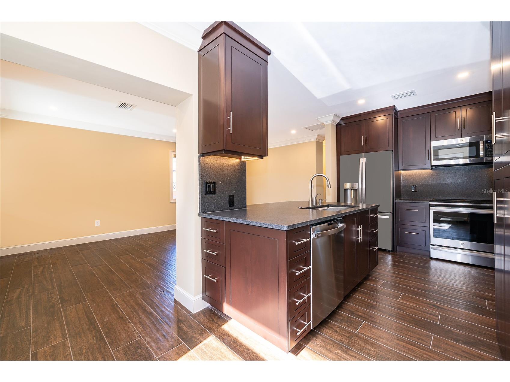 623 Florida Street Orlando FL 32806 O6420970 image10