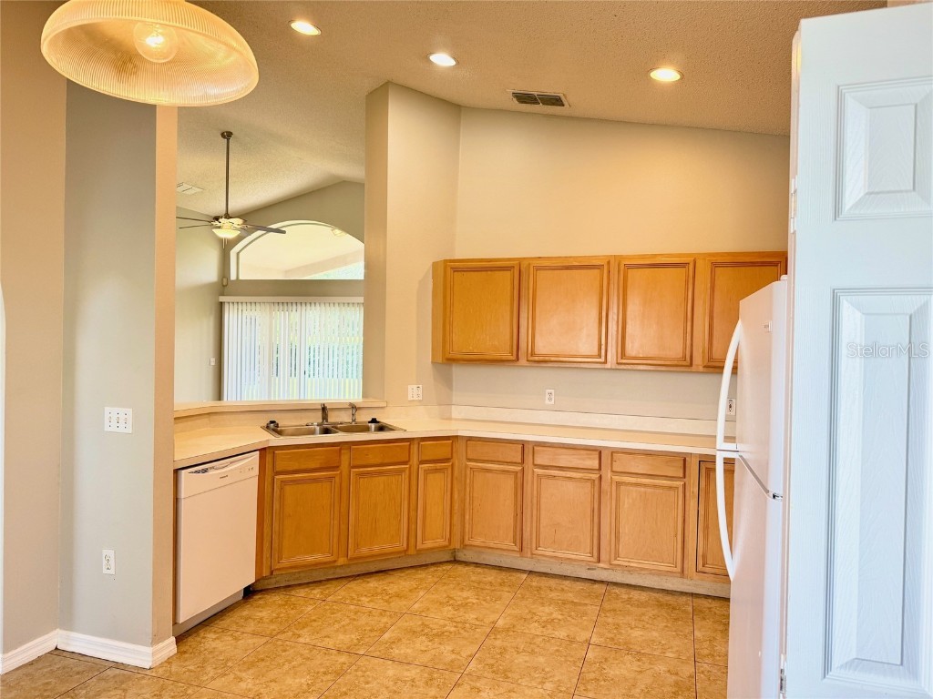 623 Hardwood Circle Orlando FL 32828 O6347352 image12