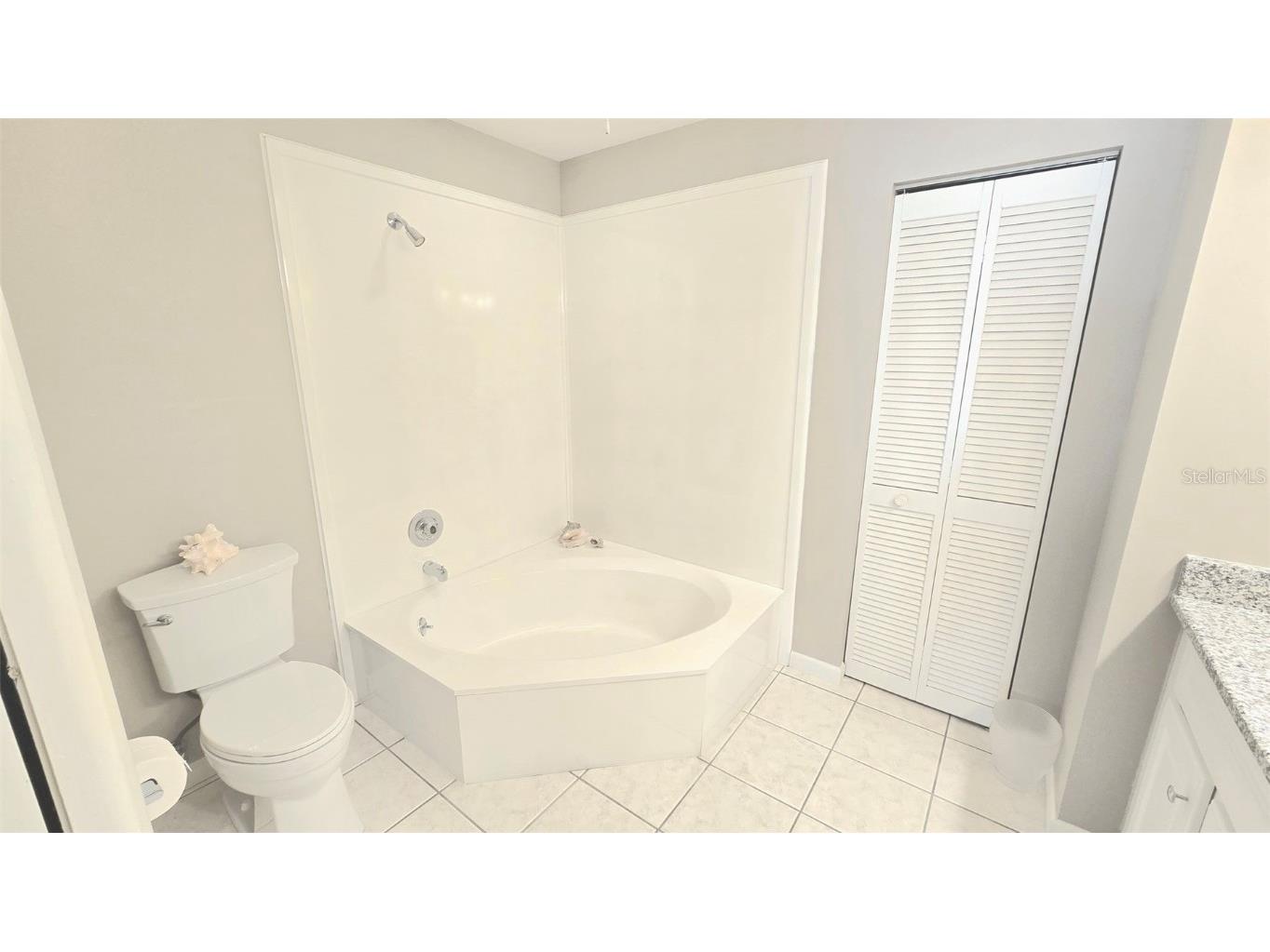 623 Oak Hill Circle #28 Sarasota FL 34232 C7516464 image18