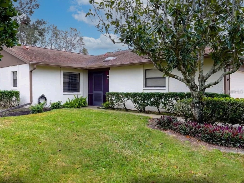 623 Oak Hill Circle #28 Sarasota FL 34232 C7516464 image2