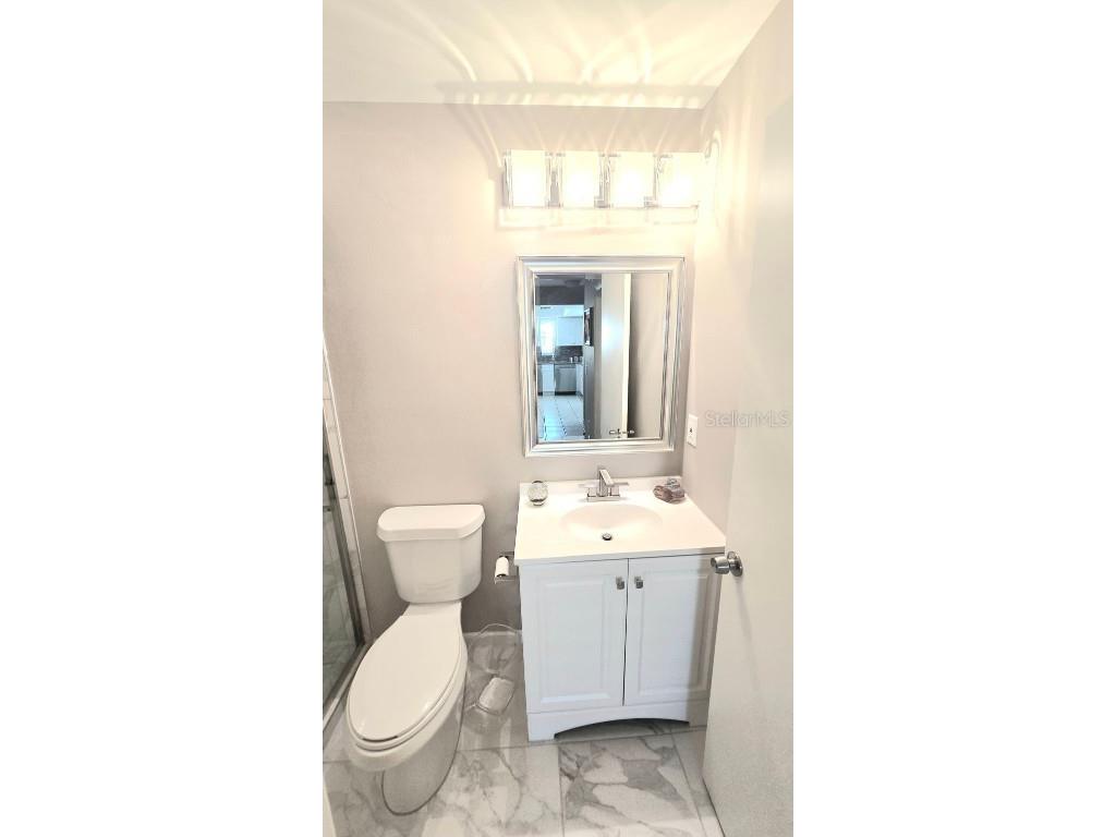 623 Oak Hill Circle #28 Sarasota FL 34232 C7516464 image23