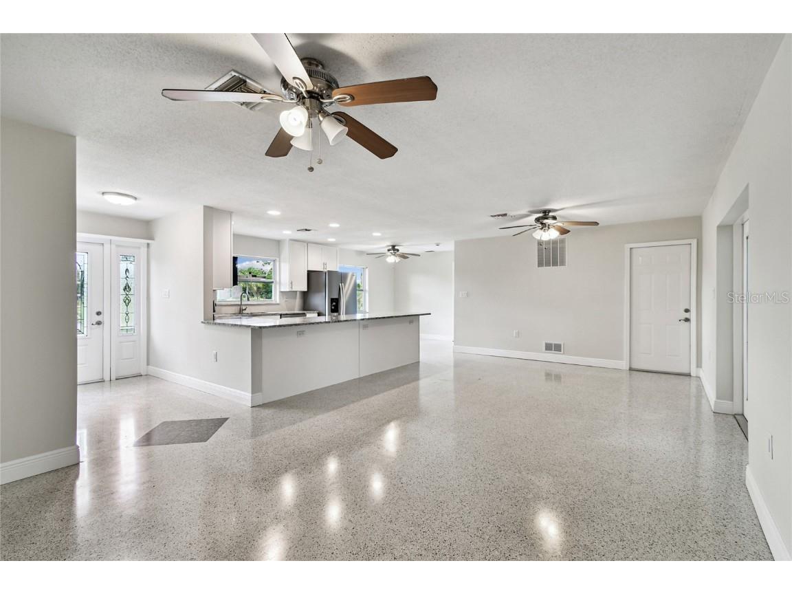 623 Palm Boulevard Dunedin FL 34698 TB8433349 image10