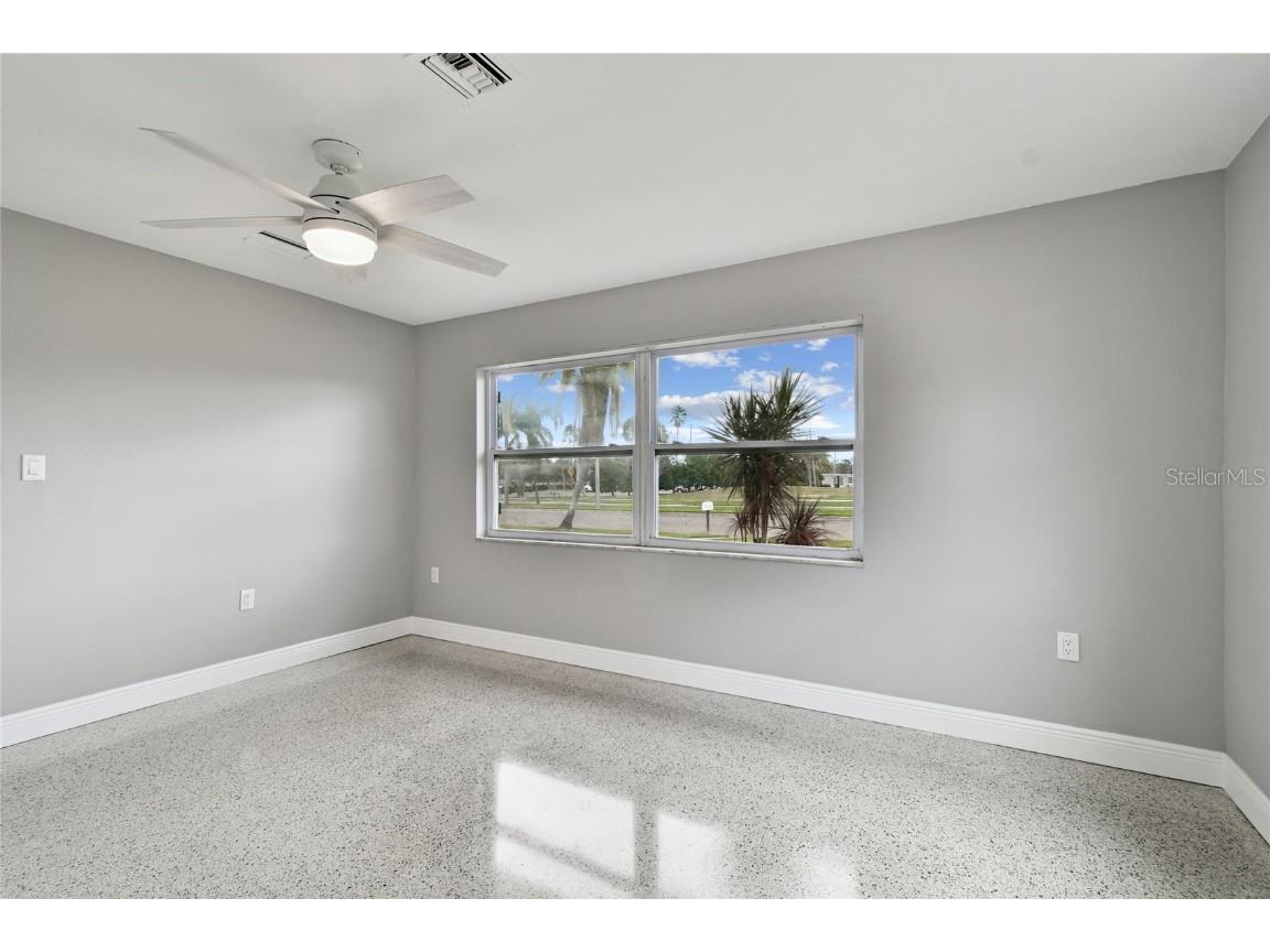 623 Palm Boulevard Dunedin FL 34698 TB8433349 image16
