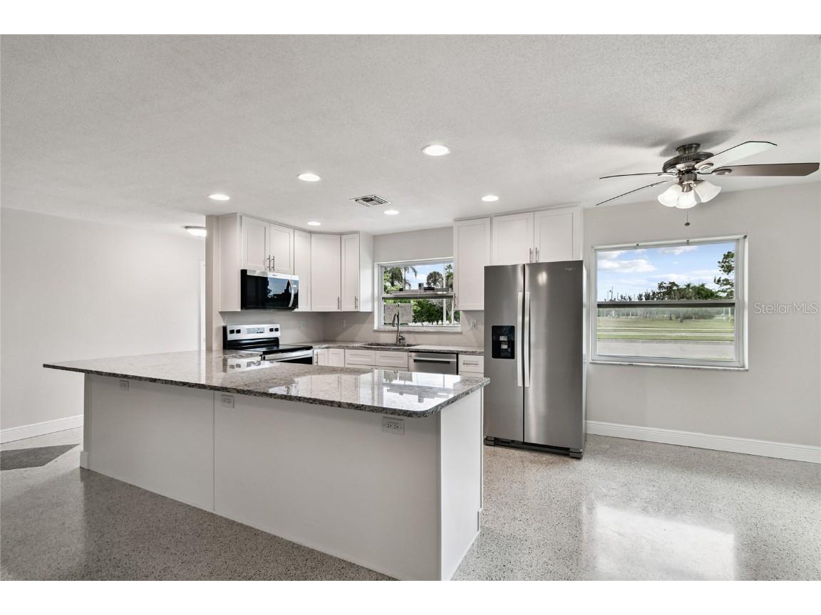 623 Palm Boulevard Dunedin FL 34698 TB8433349 image5